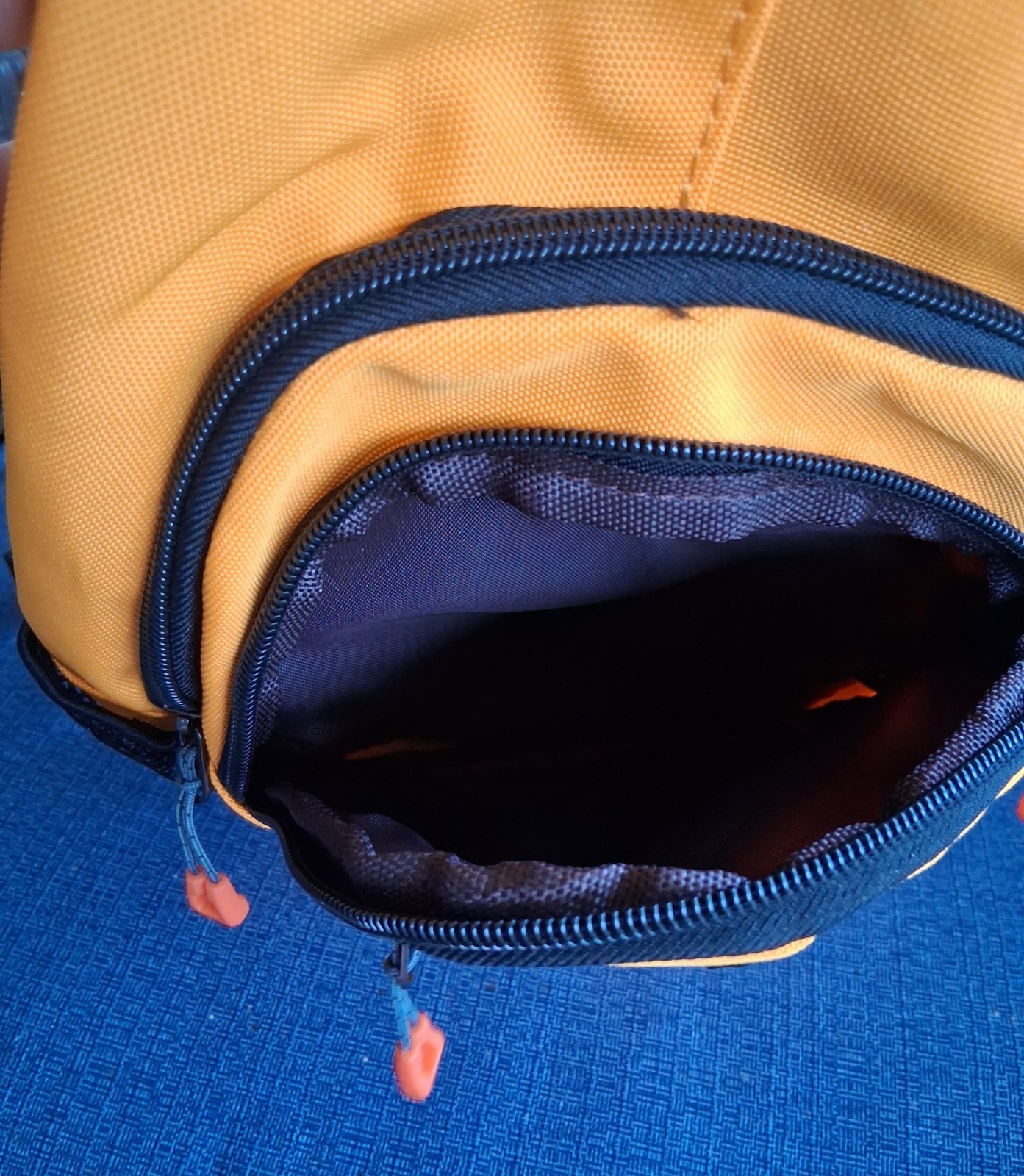 O-TBOST Gold Small Sling Backpack 10L 3 Pockets Zip Adjustable Strap