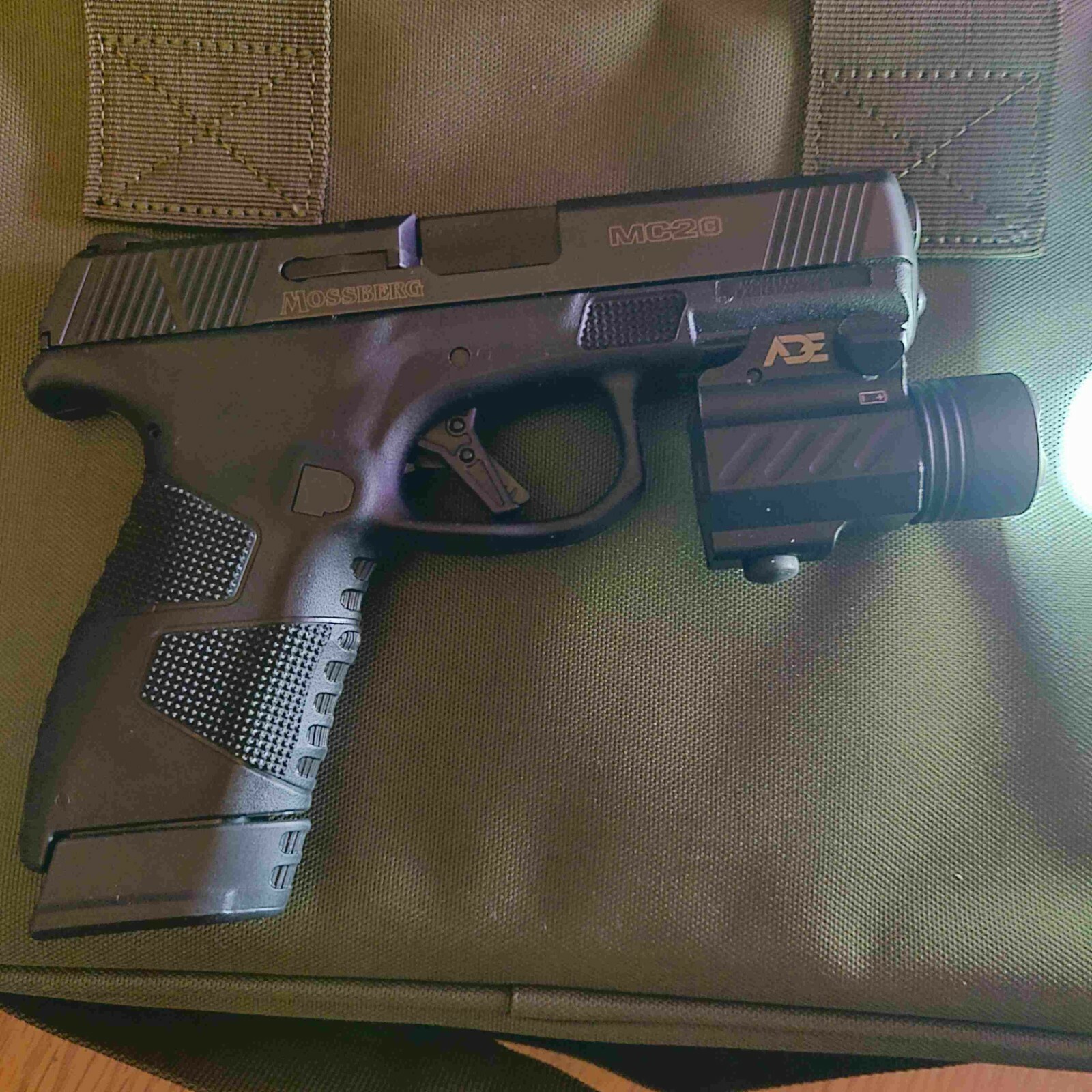 ADE PL200-A 400 Lumen Flashlight For Mossberg MC2c w/4" barre 9mm pistol Handgun