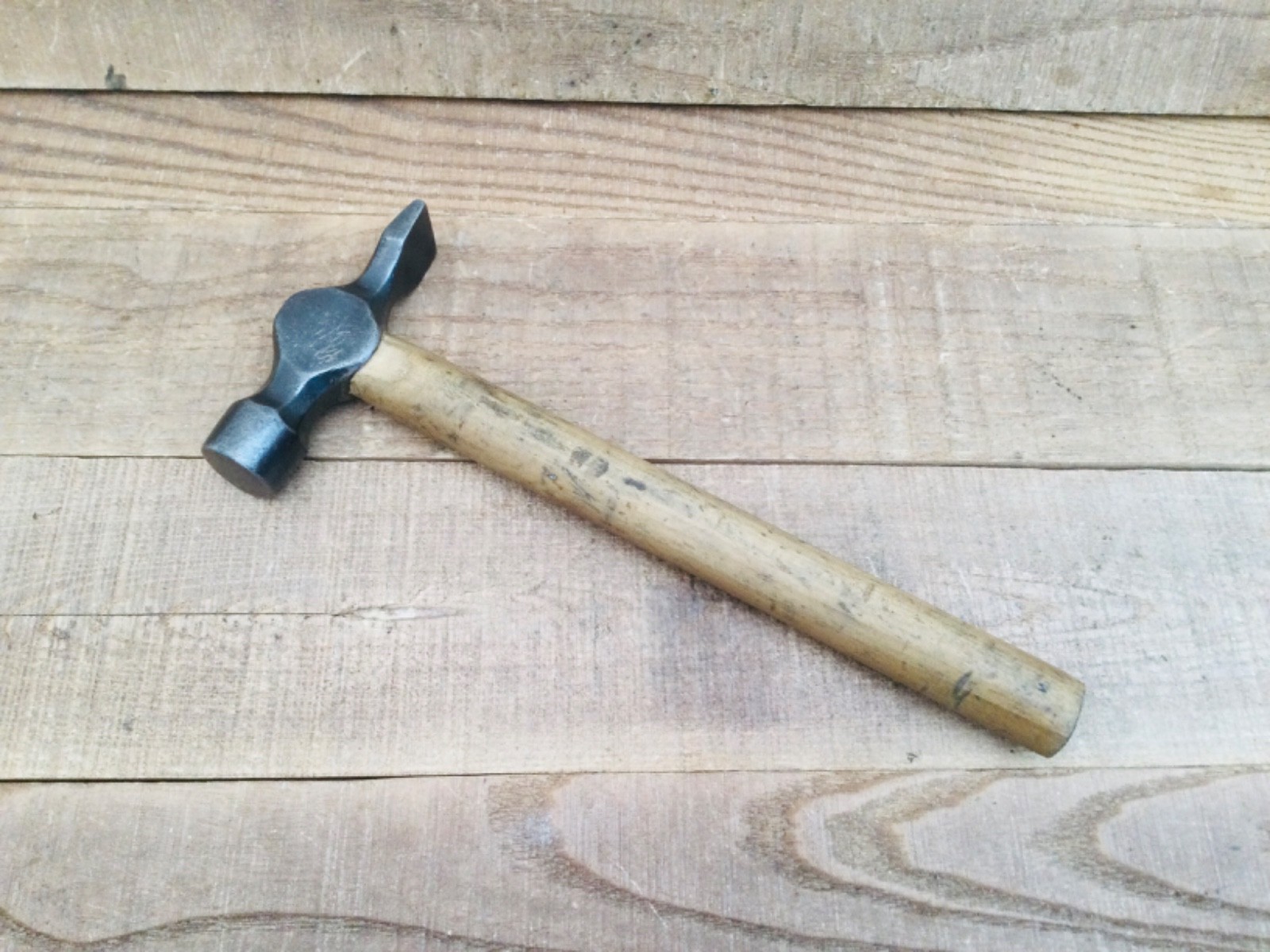 Vintage 8oz Carpentry Cross Pein Hammer