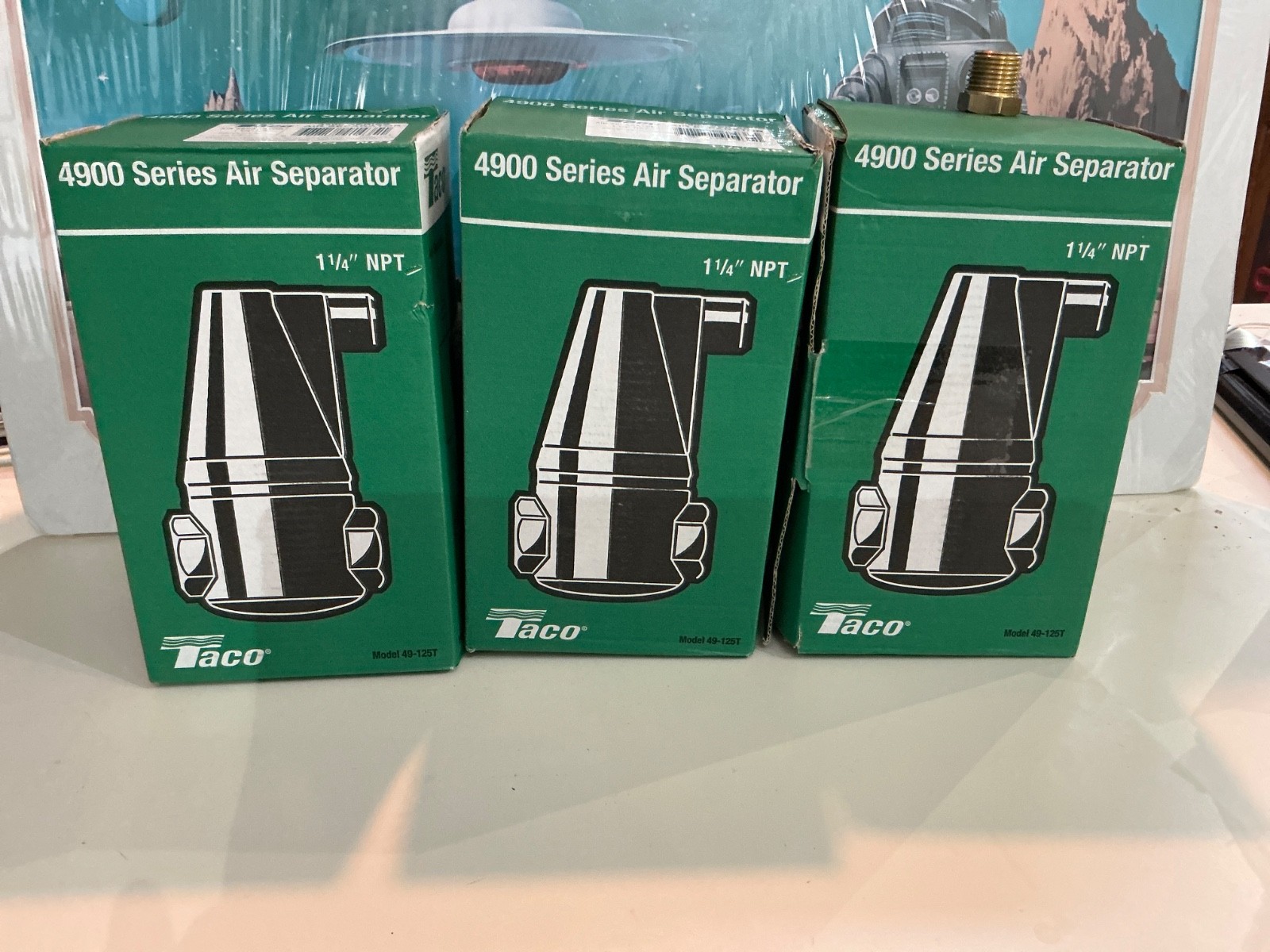 3 TACO 4900 SERIES AIR SEPARATES 11/4 NPT BRAND NEW INBOX  PLUMBING & HEATING