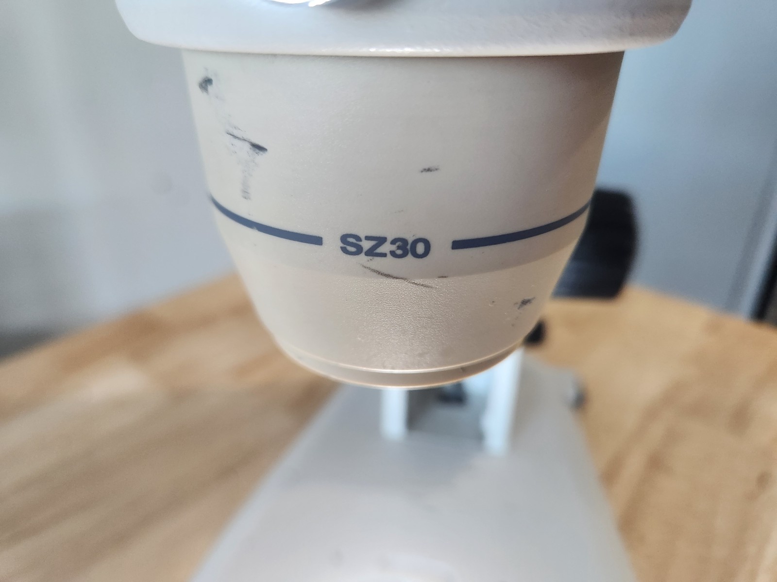 Nikon C-LEDS Microscope Stand With Olympus SZ3060 Stereo Microscope