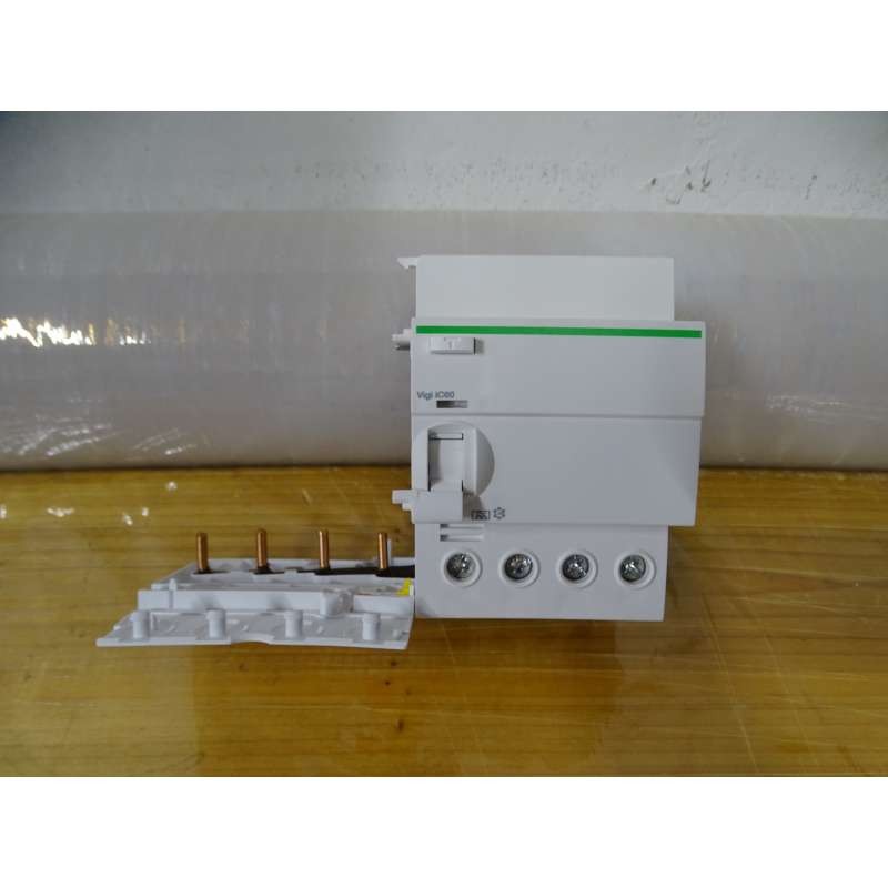 A9V24463 Adaptable Differential Block 4P 63A 300mA Class A