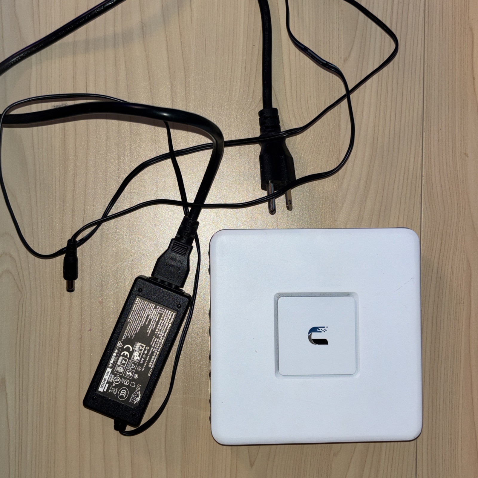 Ubiquiti UniFi USG Gigabit Security Gateway Firewall VPN Router *Used*
