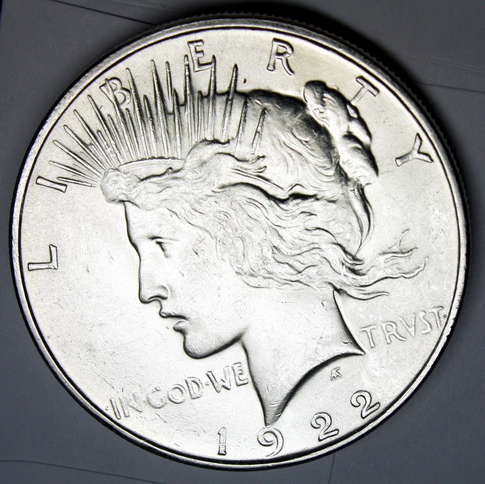 1922-d Peace Silver Dollar  Sharp Strike For a 1922-d  Choice BU   (Inventory A)
