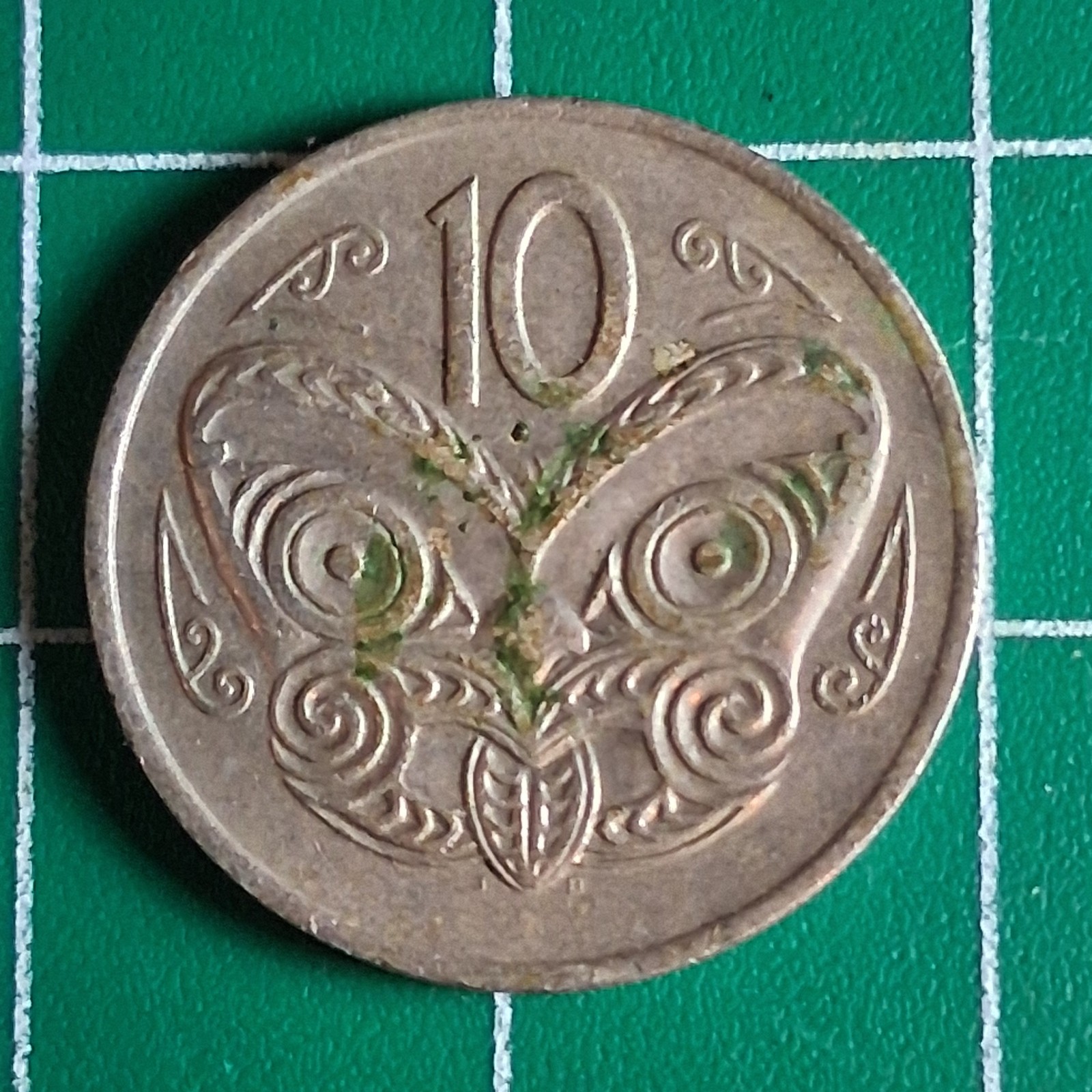 1977 New Zealand 10 Cents Elizabeth II / Maori Mask Cupronickel Coin