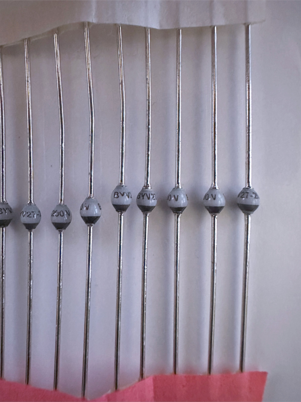 10PCS BYV27-200 VISHAY Ultra Fast Avalanche Rectifier 200V 2A Diode SOD-57