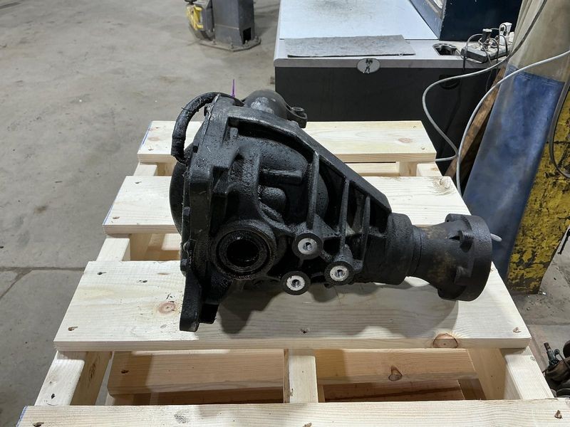 2002-2007 Jeep Liberty 3.7L Front Differential Carrier Assembly 3.73 Ratio Oem