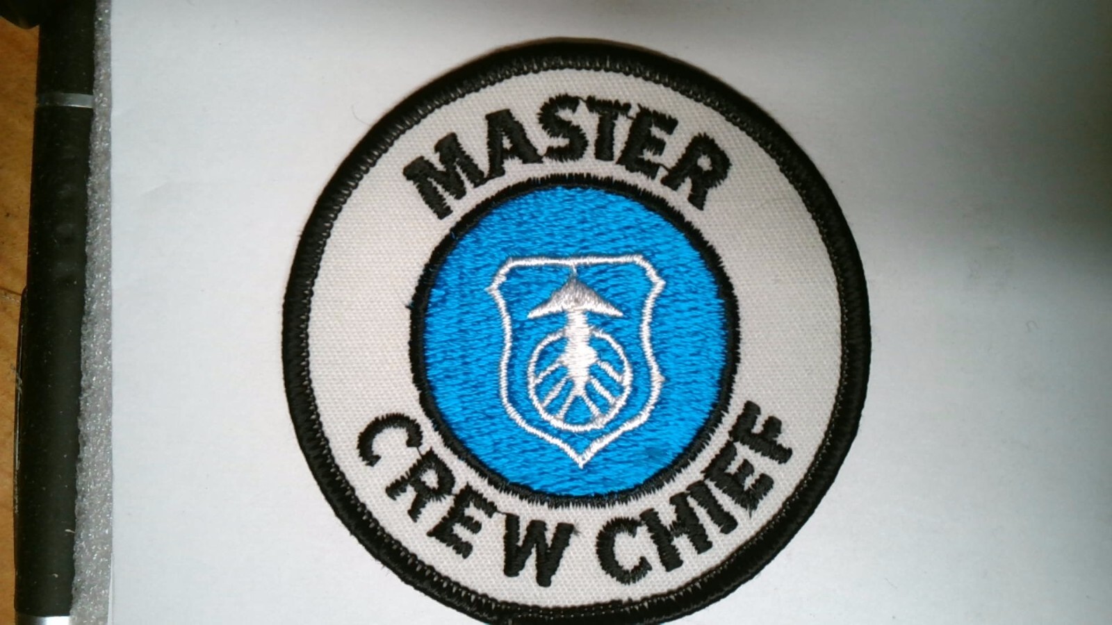 MILITARY PATCH SEW ON OLDER US AIR FORCE MASTER CREW CHIEF SYSTEMS COMMAND WHITE