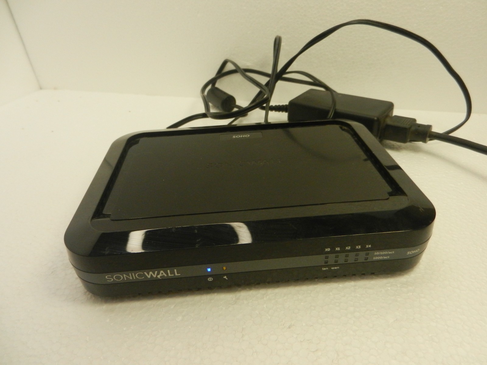 SonicWALL APL31-0B9 SOHO Network Security Firewall Appliance 5-Port w/Adapter