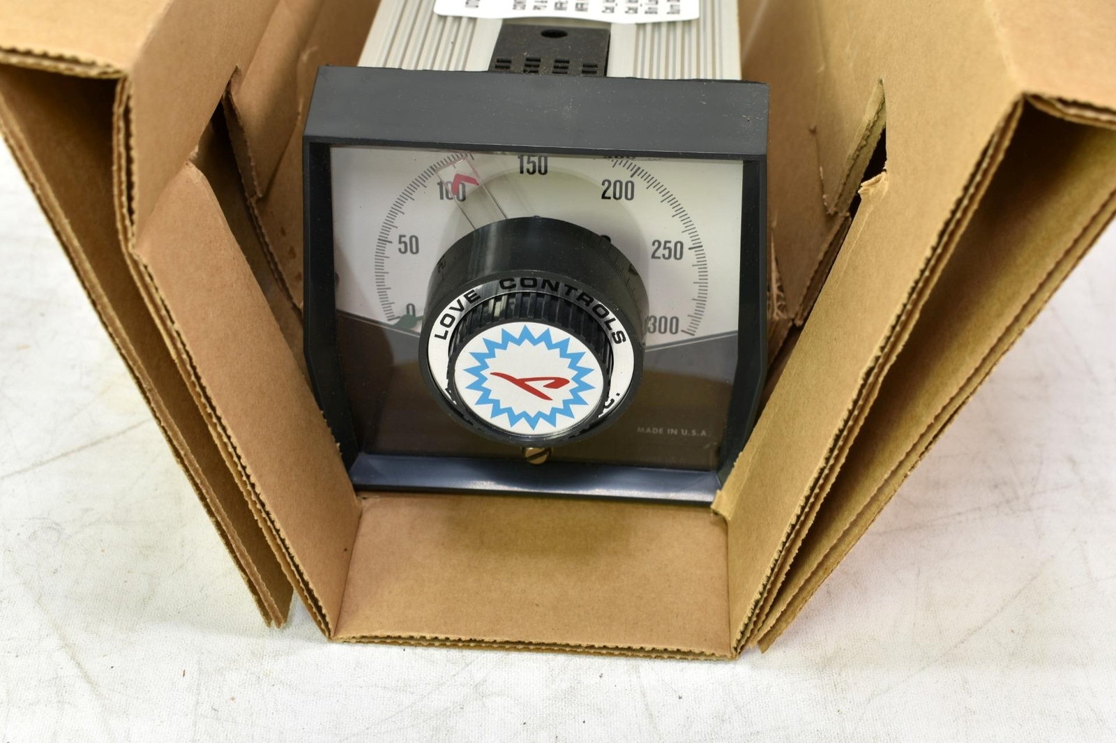 LOVE CONTROLS Model 48 Temperature Controller 0-300ºF **NEW**