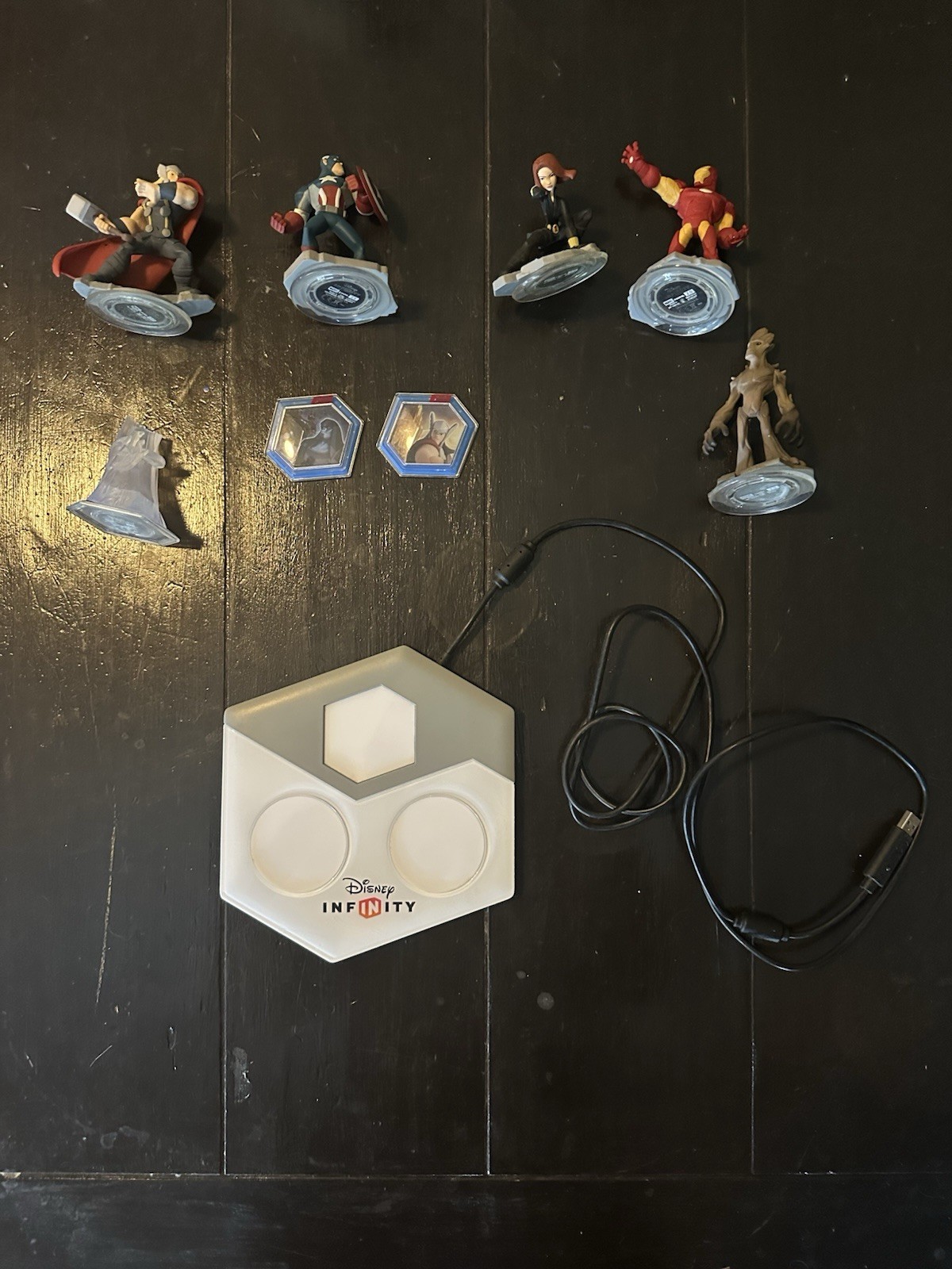 Disney Infinite Lot Of 5 Characters And 1 Portal With 3 Other Accessories