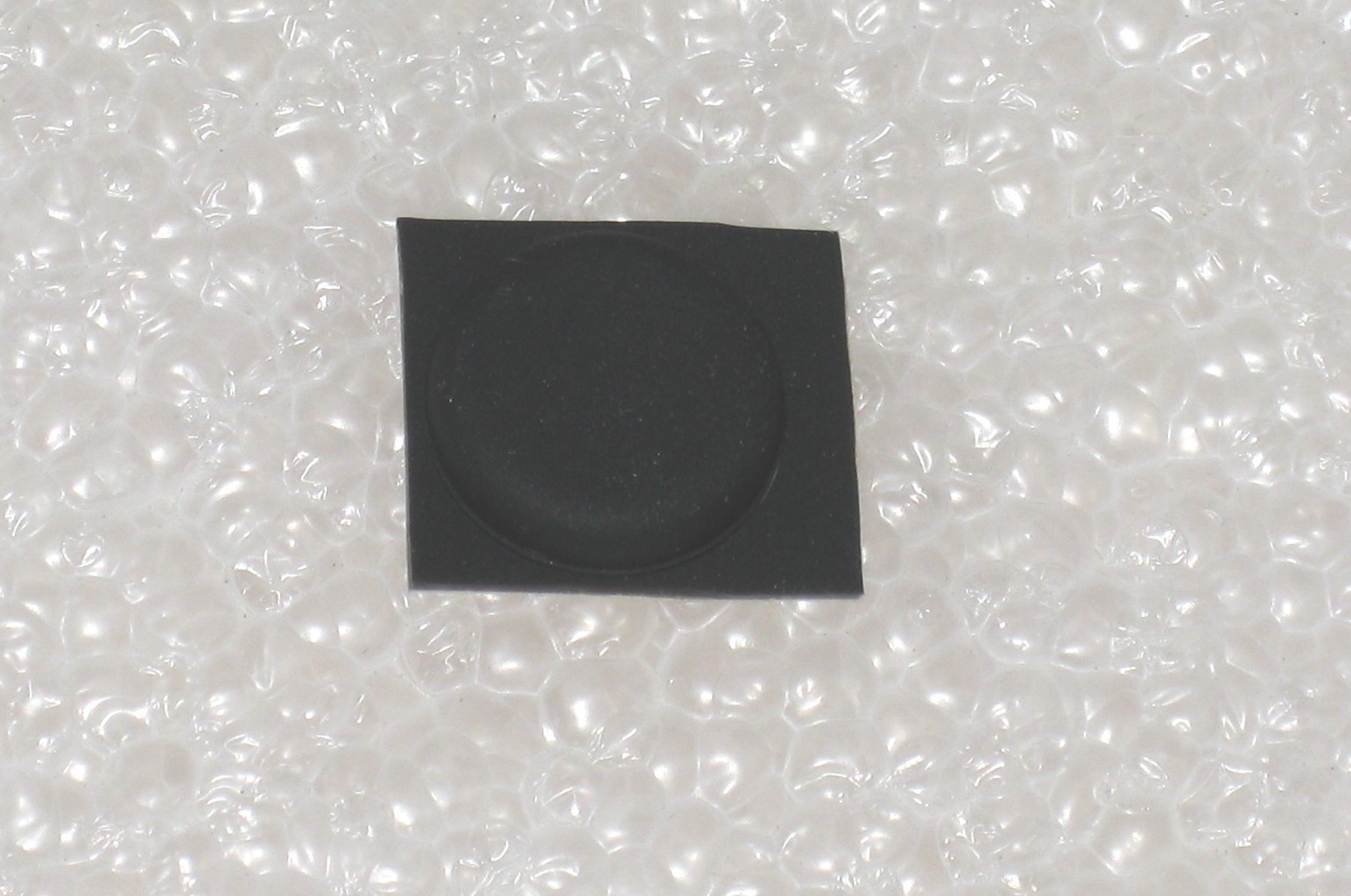 NEW Genuine DELL Inspiron 9300 Rubber foot Center Strikezone-Y4938