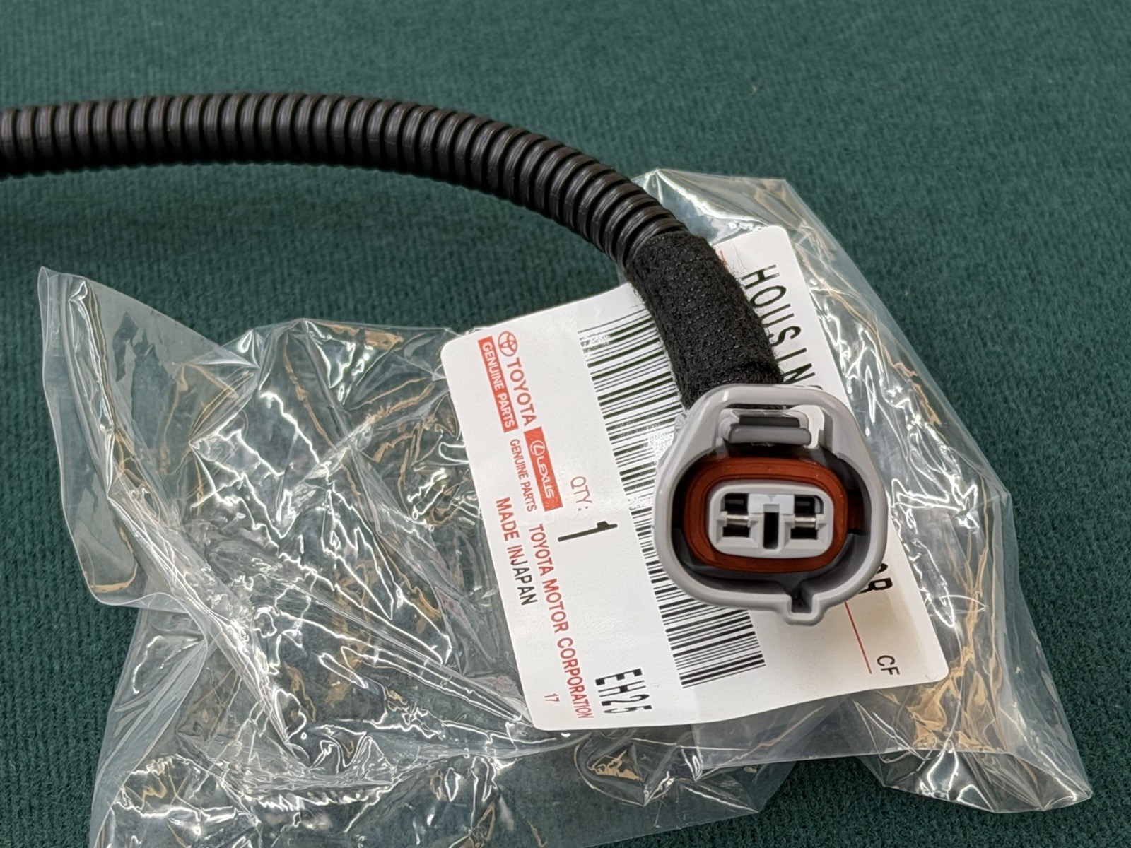 FITS: 95-04 TOYOTA TACOMA CORNER PARKING SIGNAL LIGHT PIGTAIL CONNECTOR OEM NEW