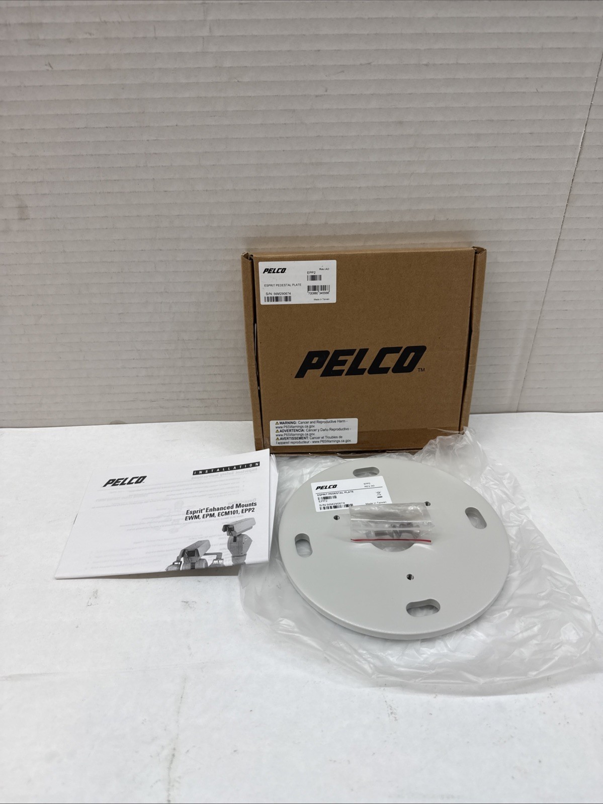 Pelco Esprit Pedestal Plate with PM20/ PM2010 Pedestal Mount