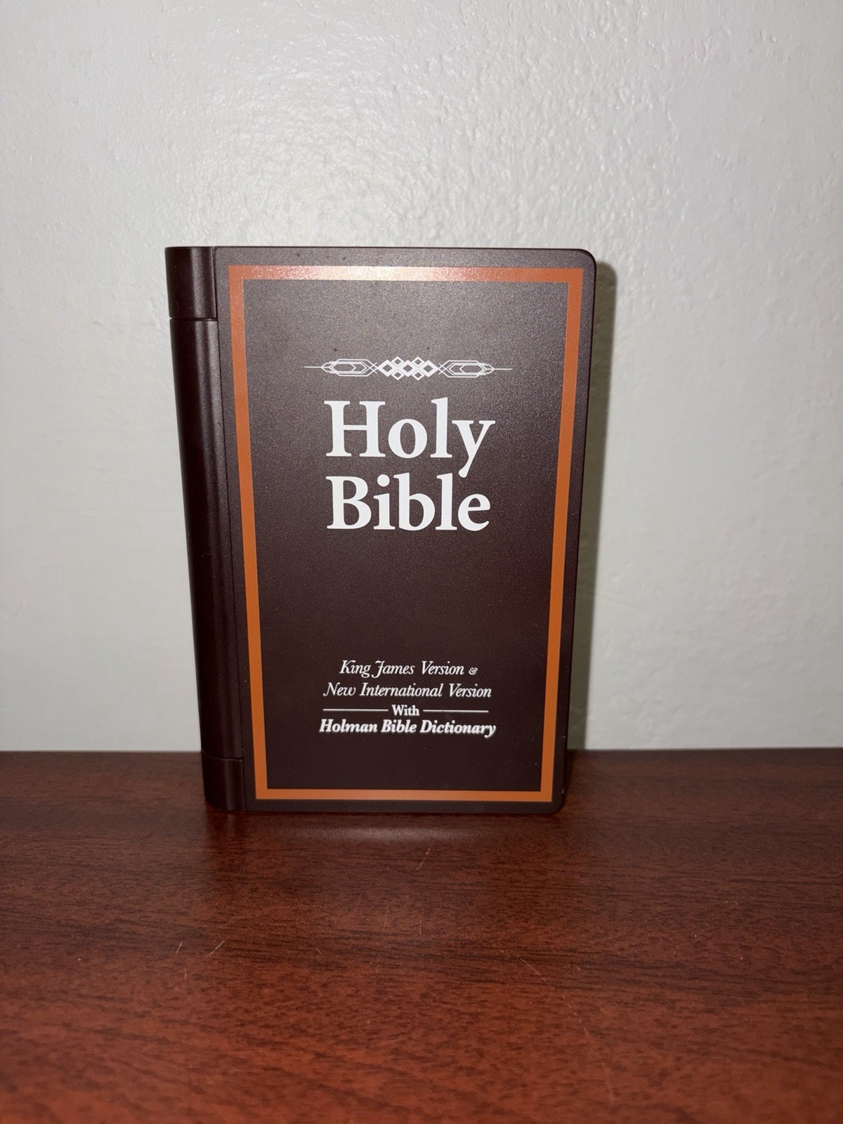 Franklin BIB-475 Electronic Holy Bible KJV NIV Holman Dictionary Tested Works