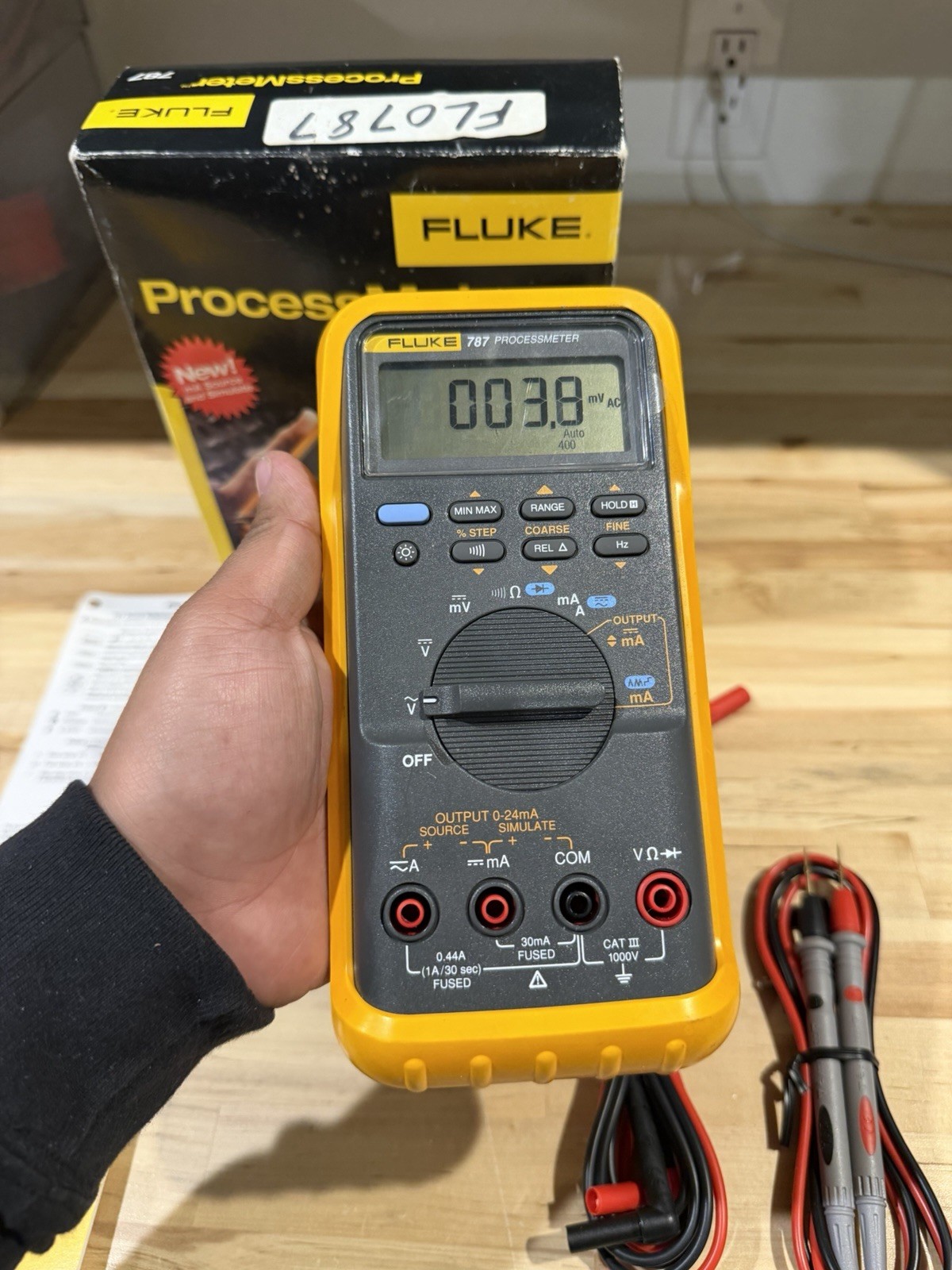 FLUKE 787 PROCESSMETER SHIPS FAST - FREE SHIPPING RARE