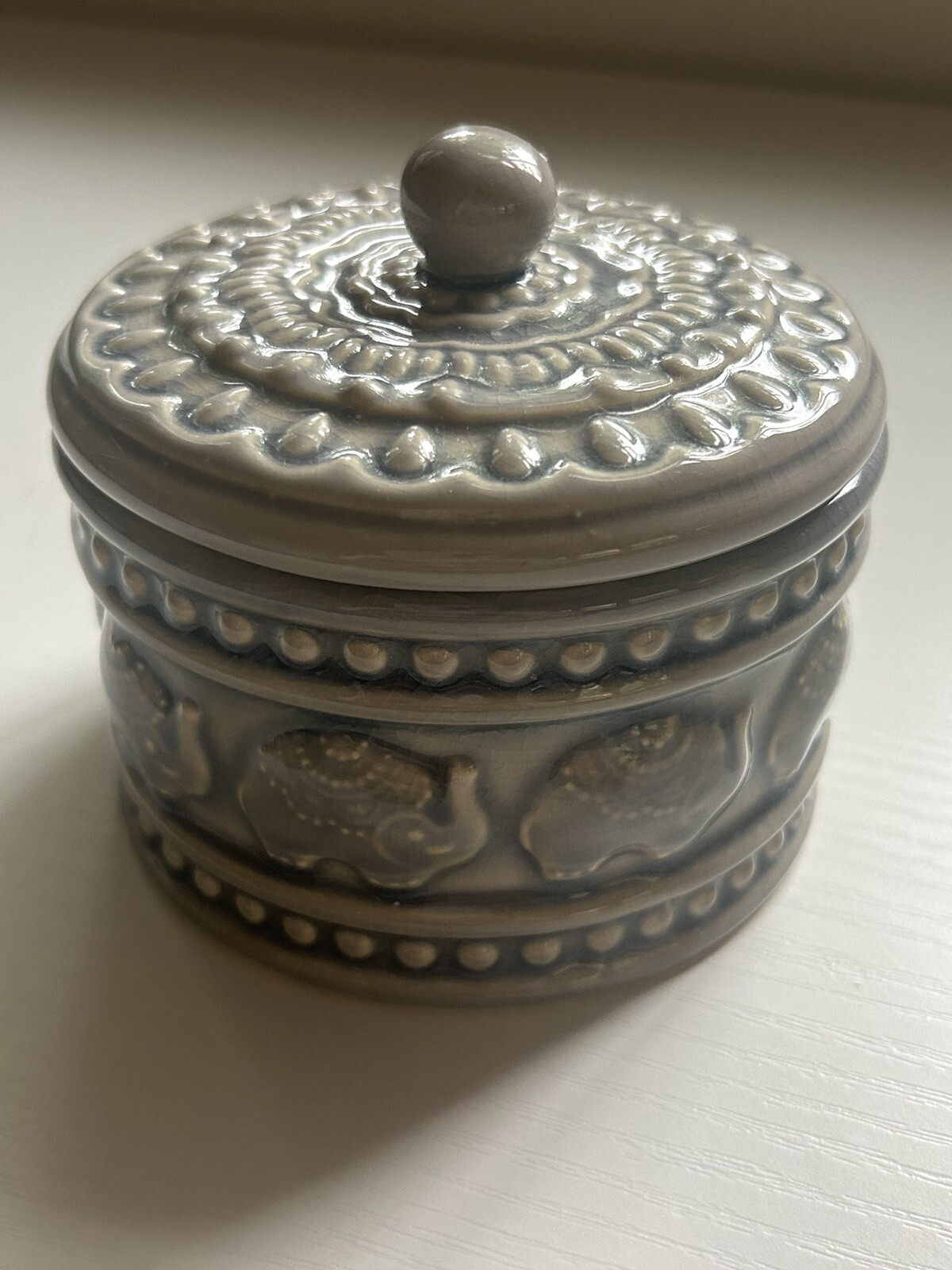 Cynthia Rowley Sand Elephant Trinket Jar Lid Apothecary Aztec Container Rare C28