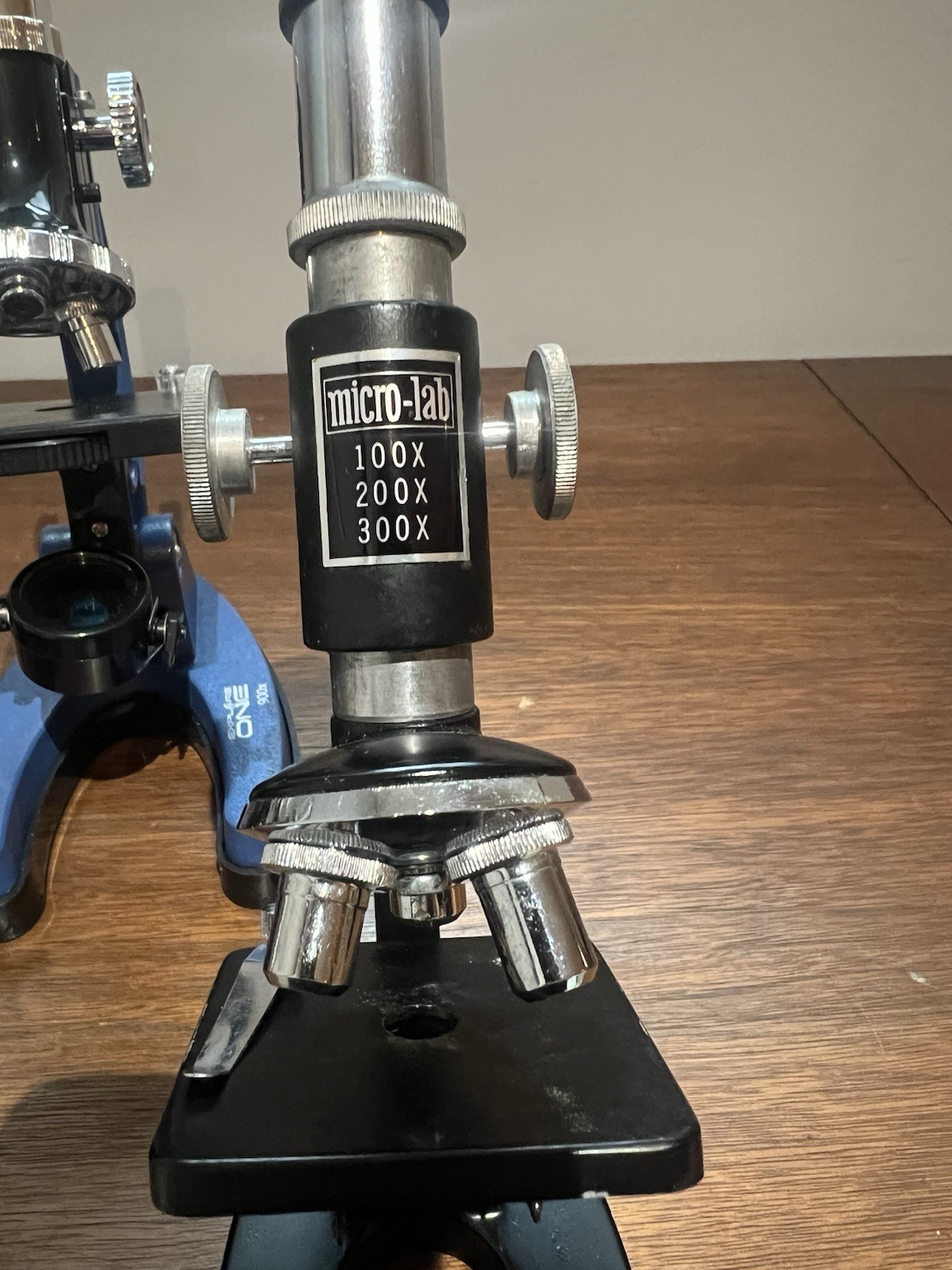 4 Microscopes