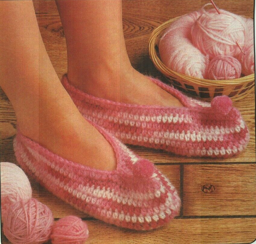 COZY SLIPPERS 2 SIZES WOMEN'S DIGEST SIZE CROCHET PATTERN INSTRUCTIONS