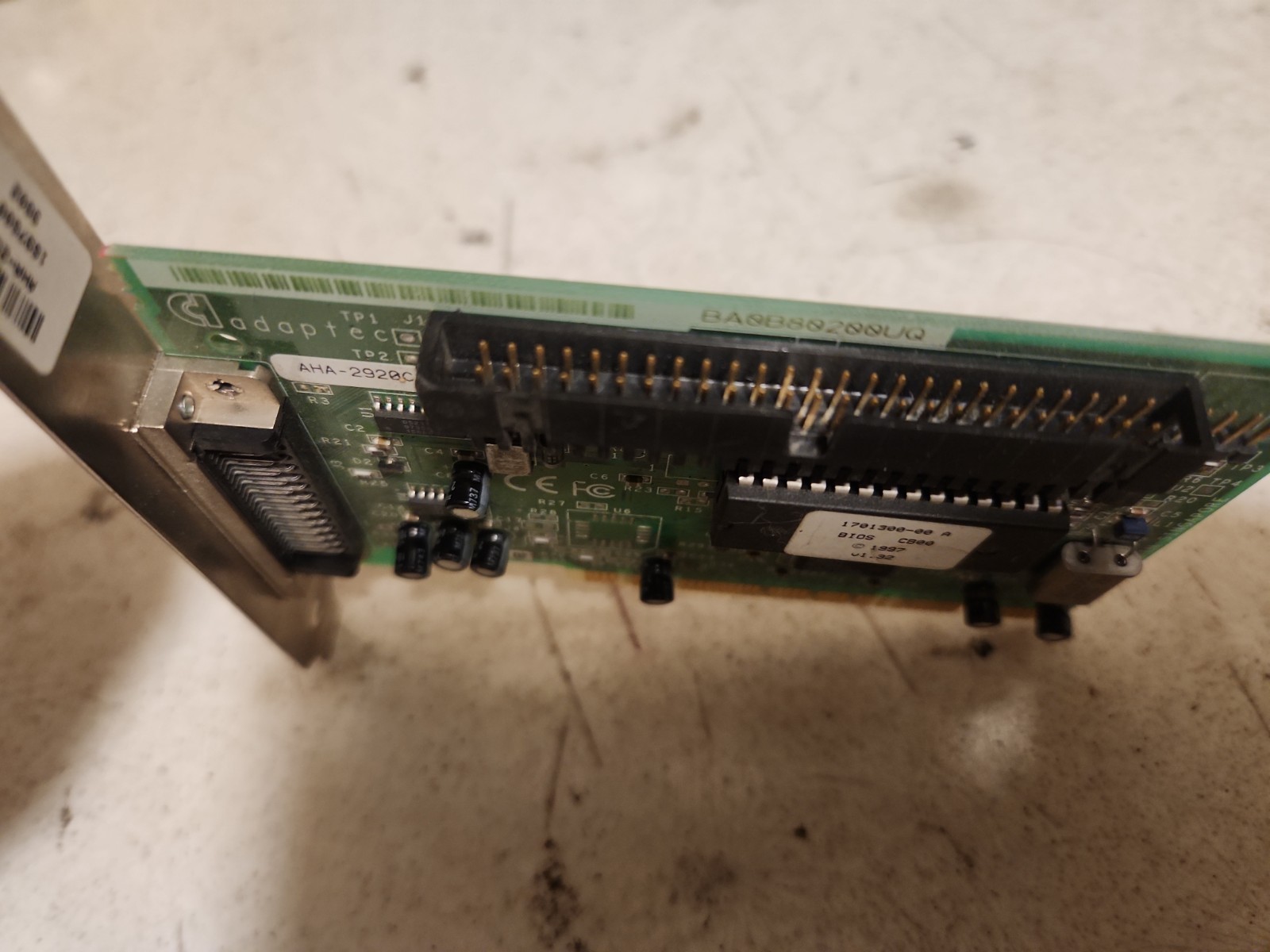 Adaptec 1686807-00 SCSI Controller Card