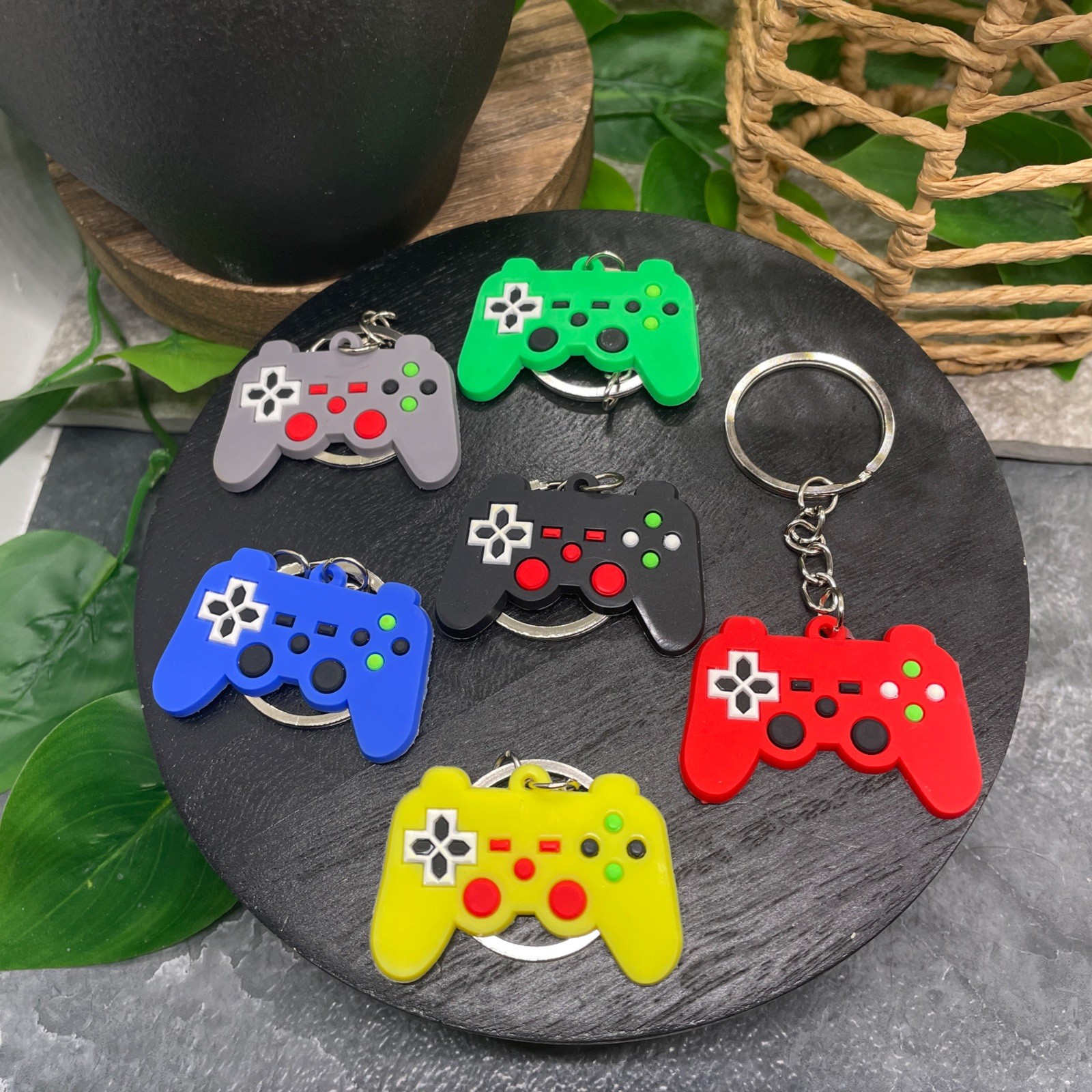 6 PC Gamer Tumbler Charm Novelty Party Favor PCV 3.5” Keychain Set New B633