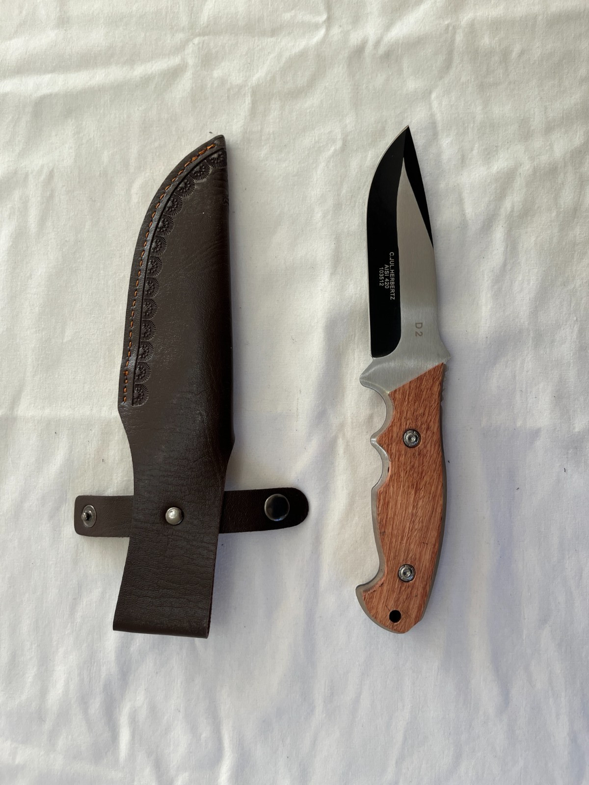 Fixed blade knife and sheath
