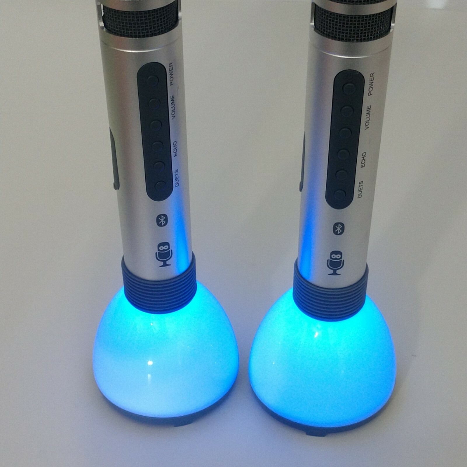 Singing Machine Duet 2 Karaoke Microphones Light Up Bluetooth Speakers SMM478