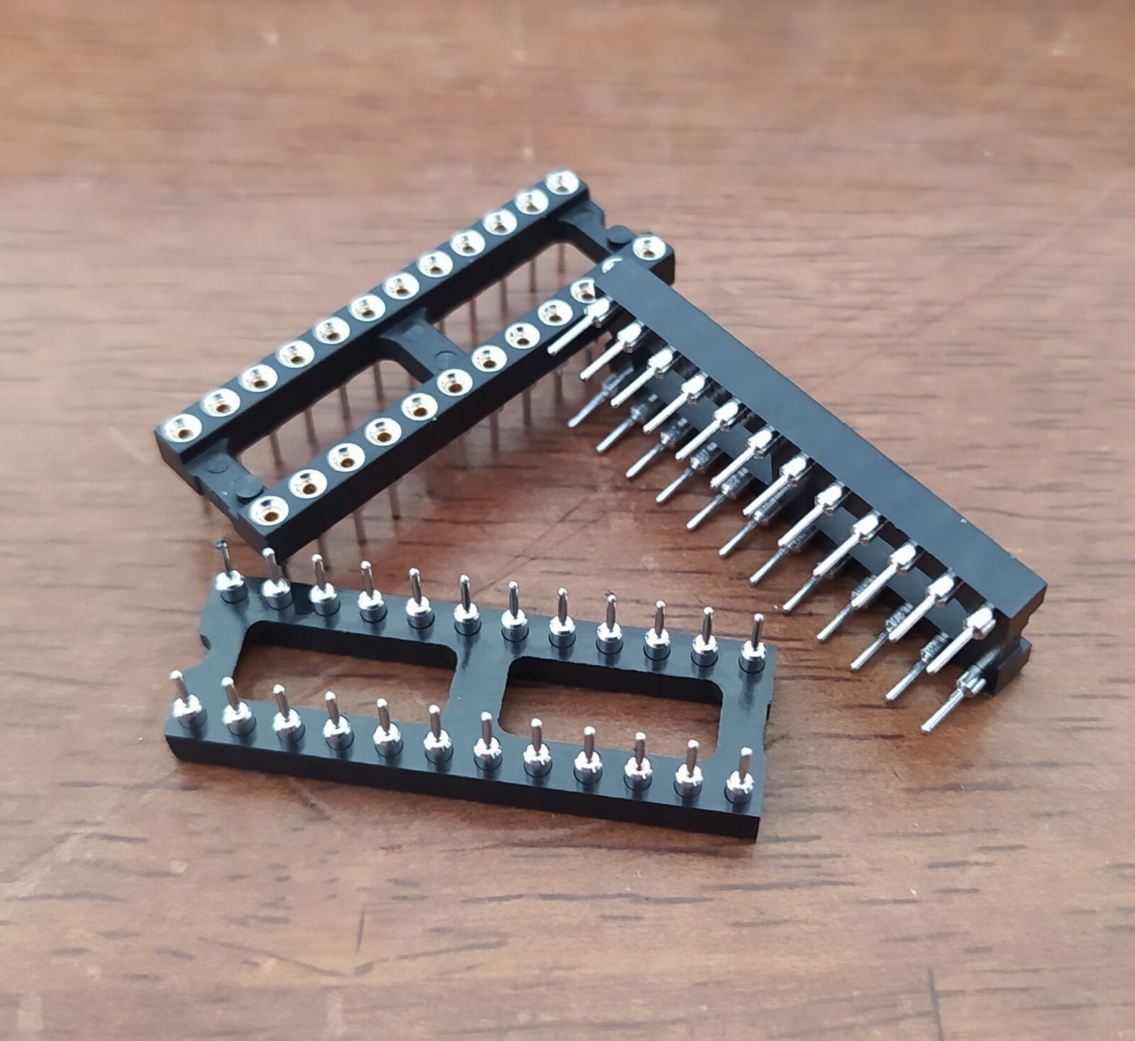 IC Sockel IC Fassung Präzisionsfassung 24 polig RM 2,54 Reihenabstand 7,62 mm
