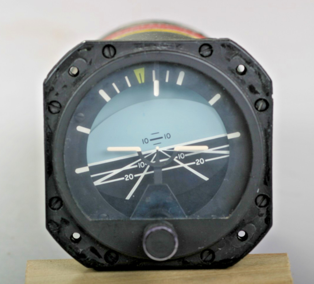 EDO-AIRE Attitude Gyro Model 5000 B-10