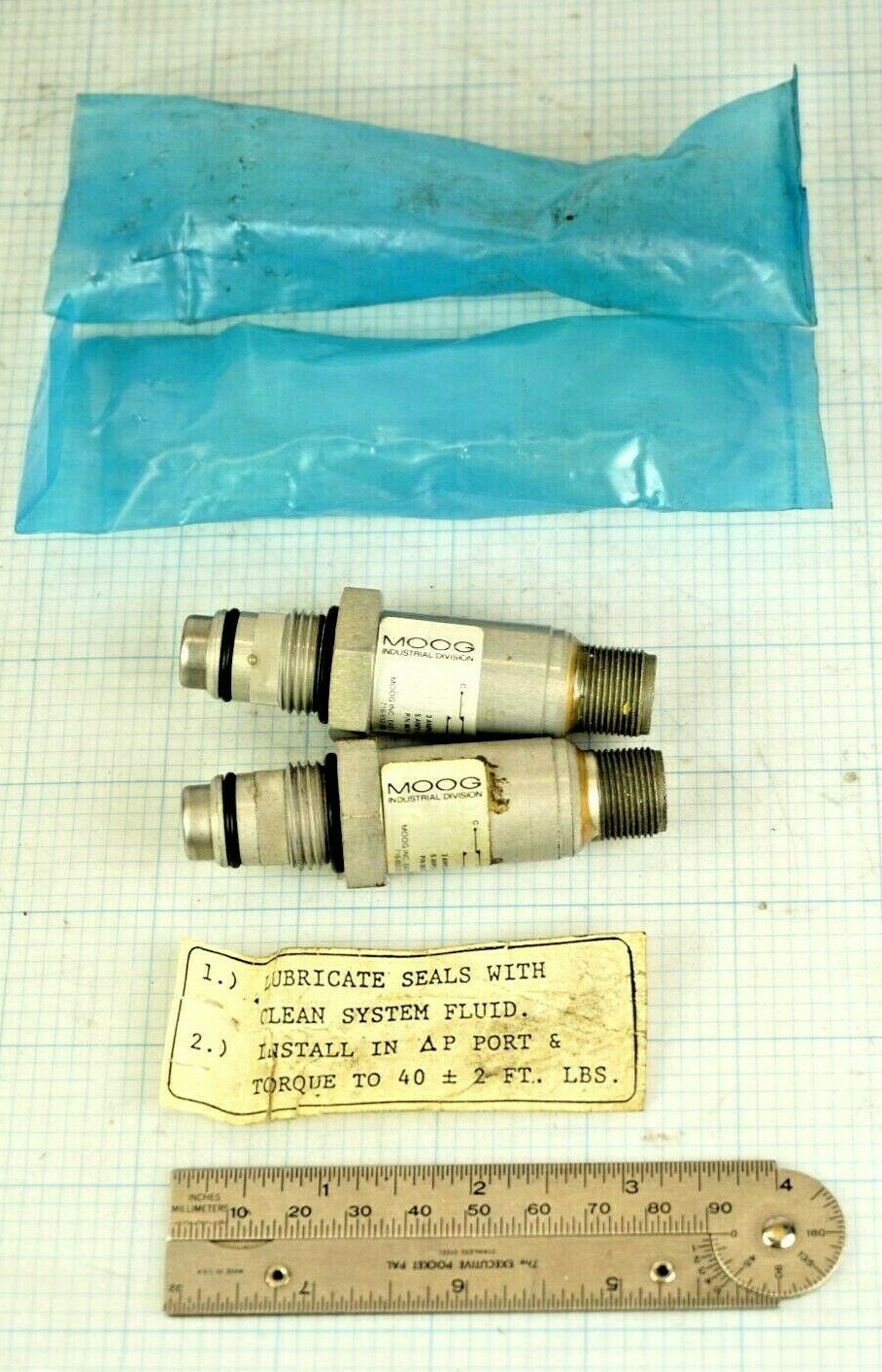 MOOG 062-60266 DIFFERENTIAL PRESSURE SWITCHS(2) 110 VOLT AC 28v DC