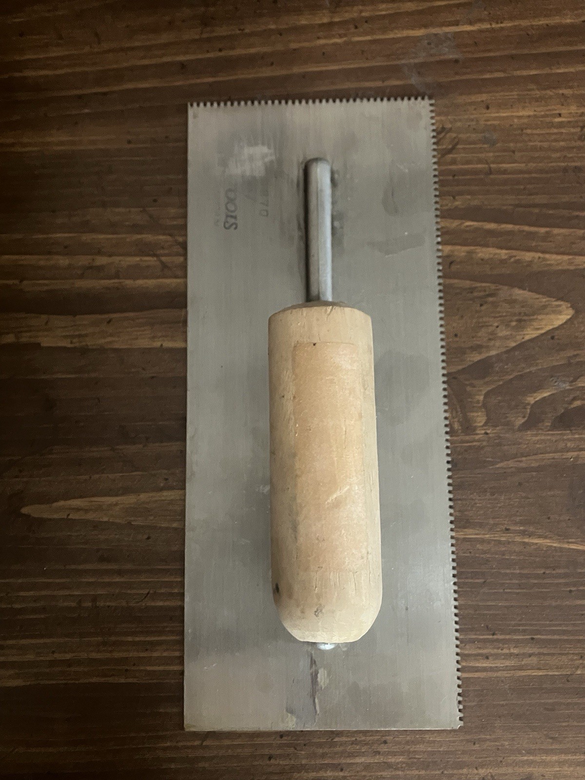Notched Edge Wooden Handled Trowel: No. 9870 11”x 4”