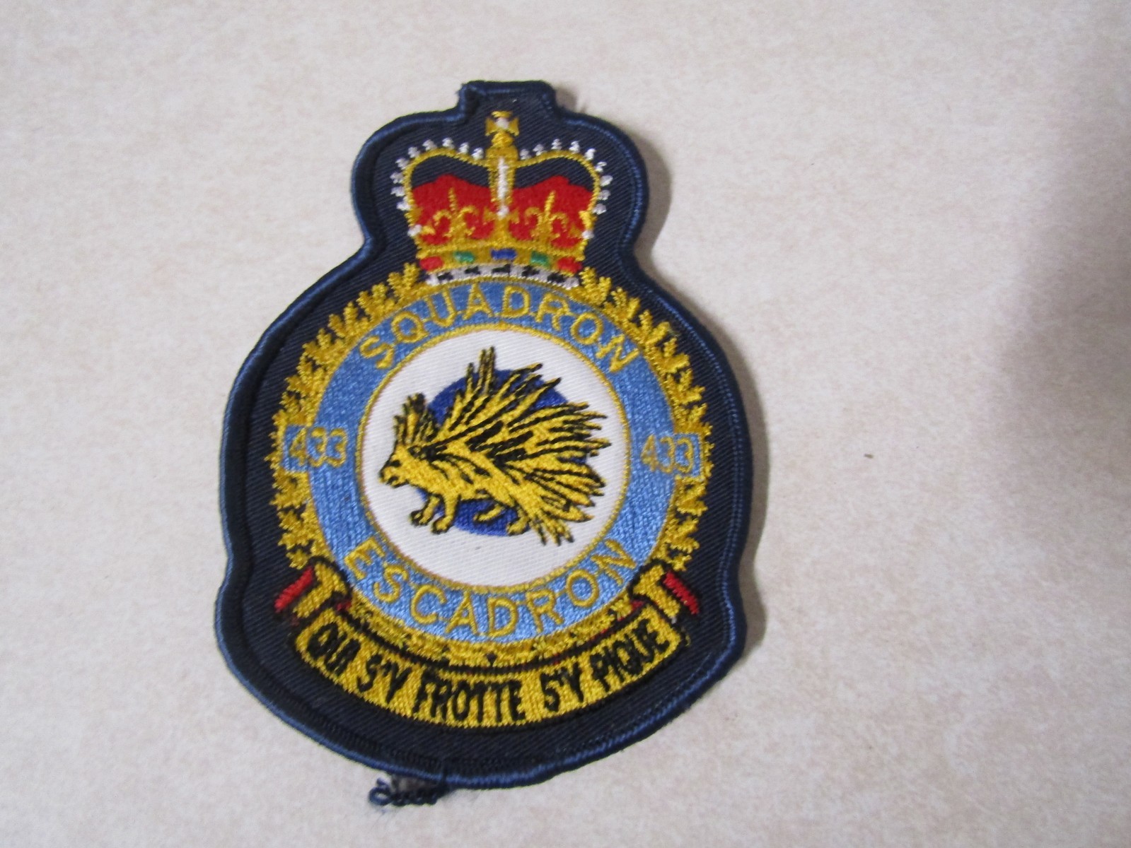 MILITARY PATCH SEW ON UNSURE FOREIGN RCAF CANADIAN FORCES 433RD SQUADRON ESCADRO