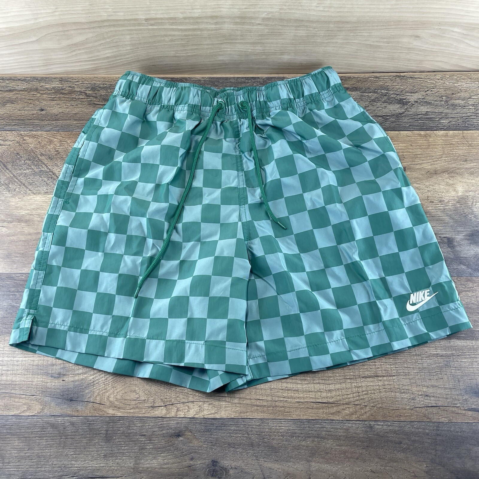 Nike Club Flow Size Large Mens Checkered Green Athletic Shorts FN3098 365