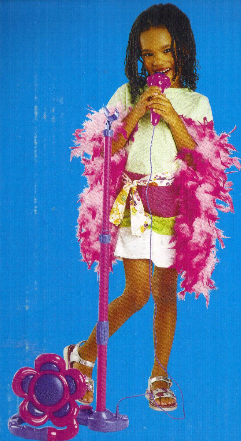 Kool Toyz Flashing Microphone ()