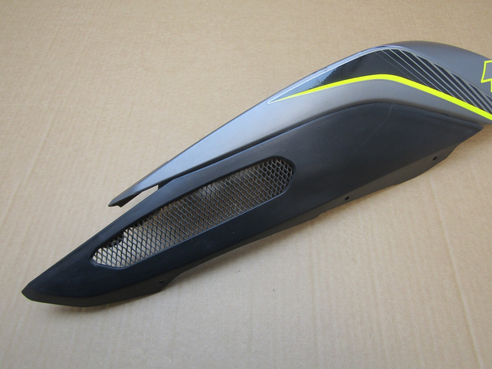Benelli BN 125 2022 4,232 miles right tail fairing panel (11691)
