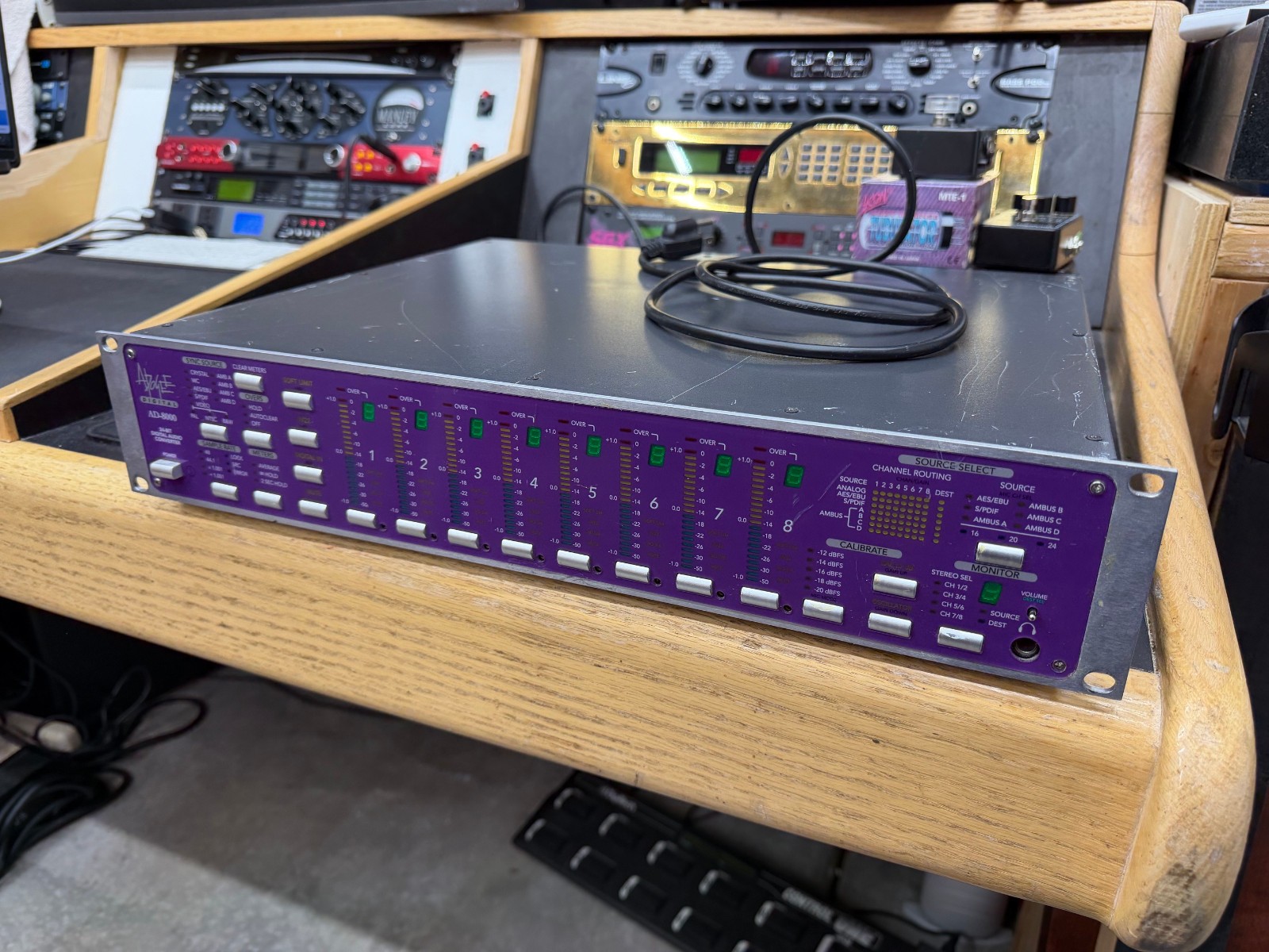 Apogee AD8000 professional 8 channel 24bit analog digital in/out converter