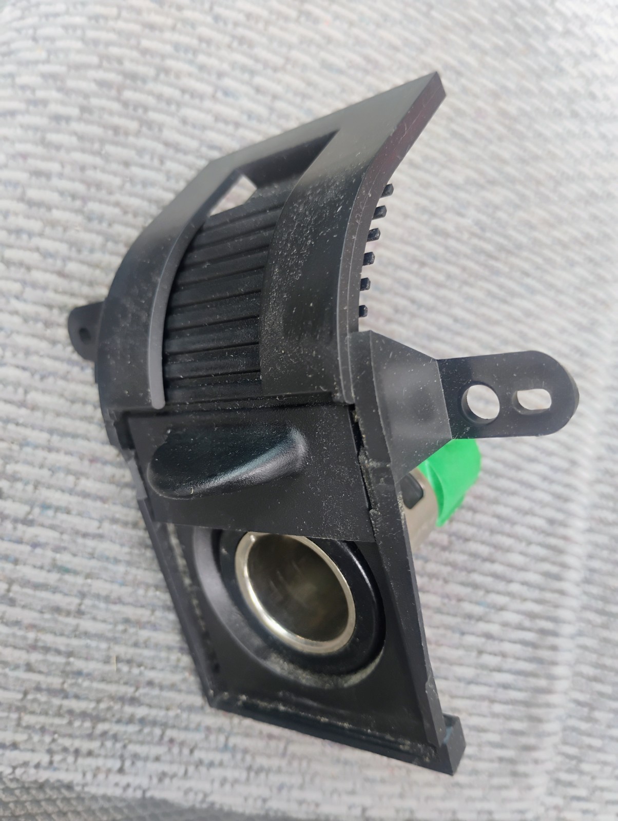 99-04 Ford F250 F350 Super Duty Dash Bezel OEM Power Outlet 12V Point
