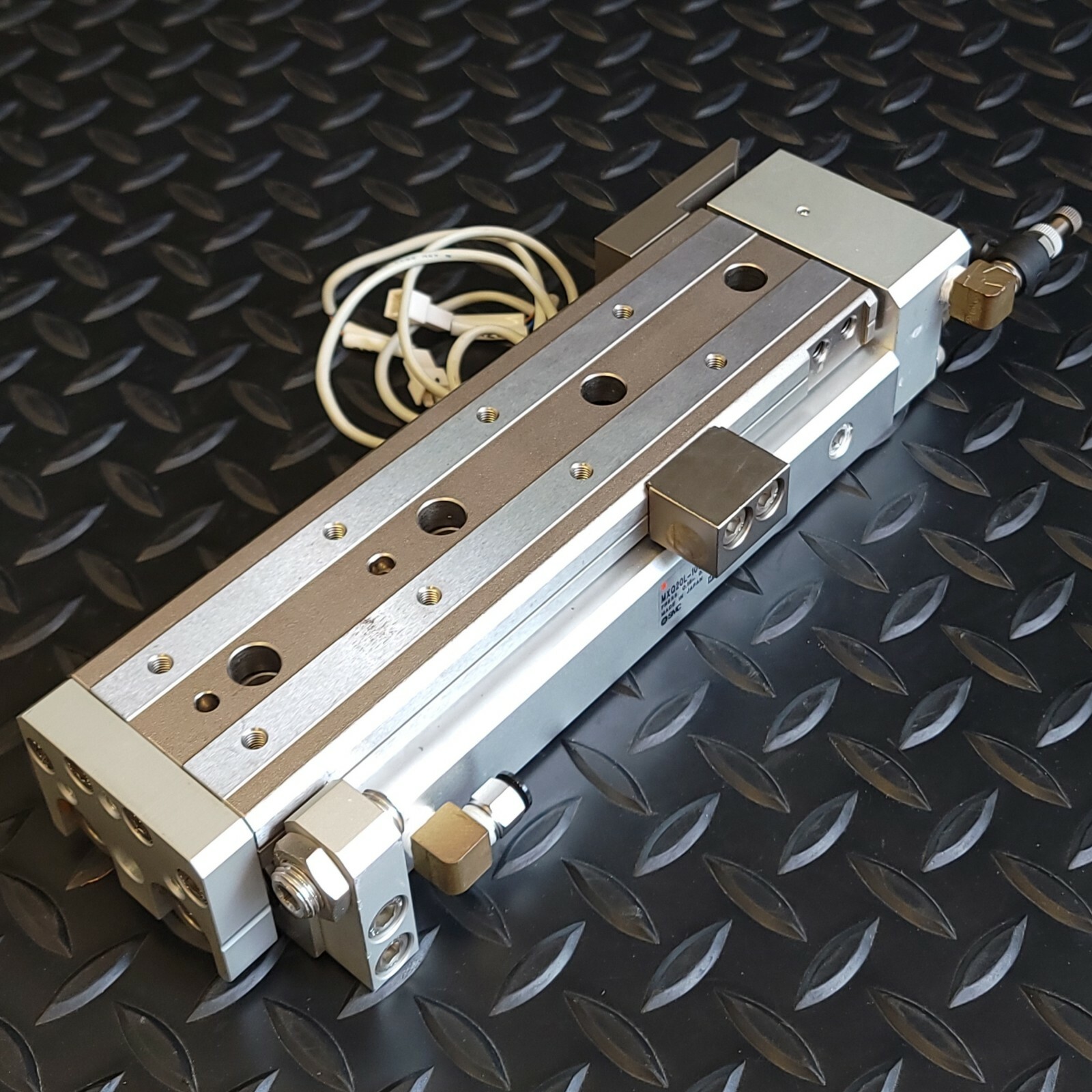 SMC - MXQ20L-100CSR - Guided Slide Table - Stroke Adjustment - Cylinder Actuator