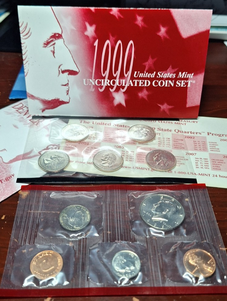 1999 Uncirculated Coin Set U.S Mint Original Government Packaging P & D