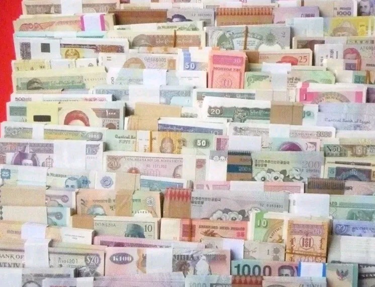 MIXED LOT  8 ENVELOPE X 100  DIFFERENT= 1000 WORLD PAPER MONEY BANKNOTES