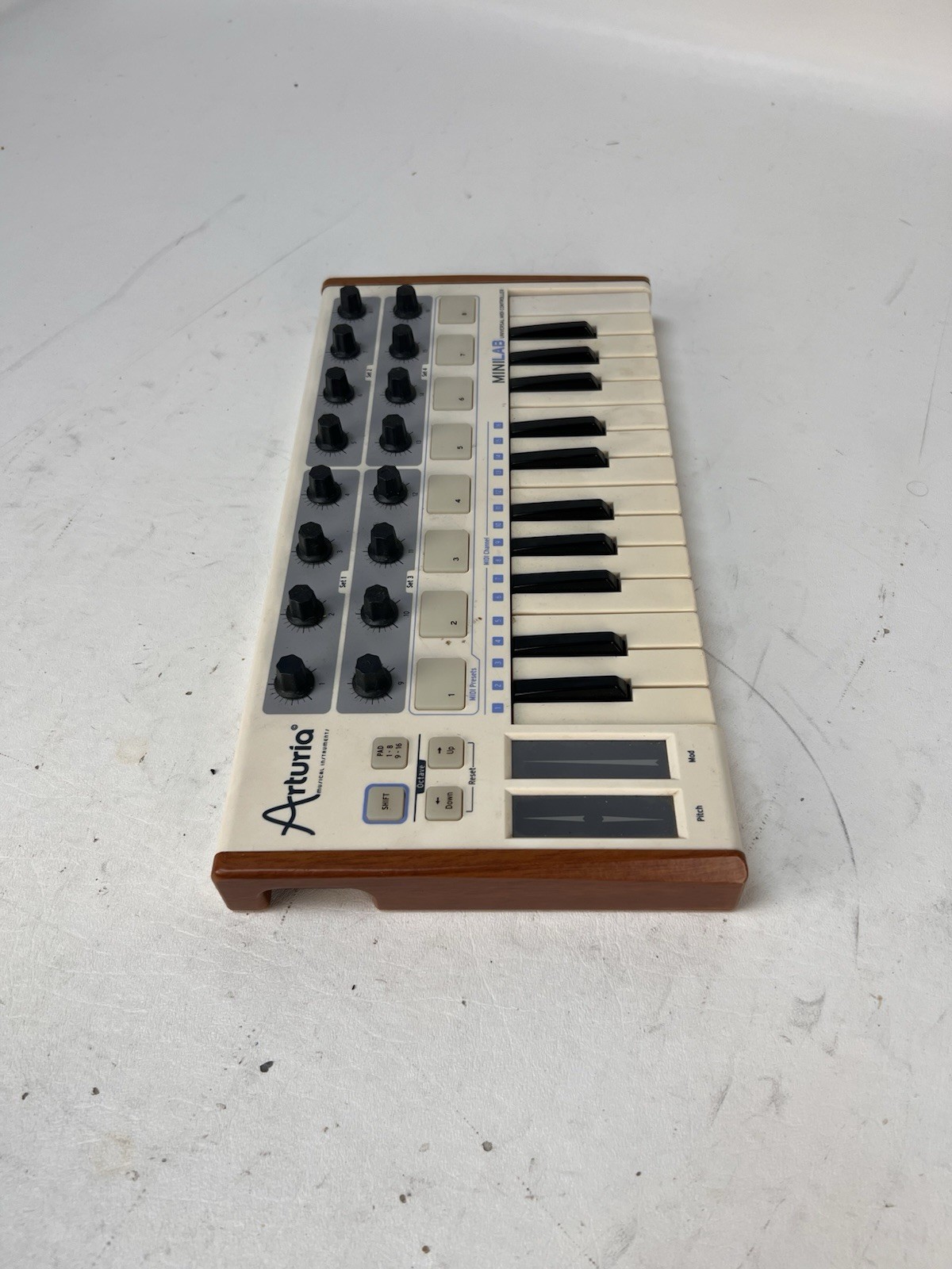 Arturia MiniLab 25-Key MIDI Keyboard Controller, Synth Keys, Pads, Encoders, USB