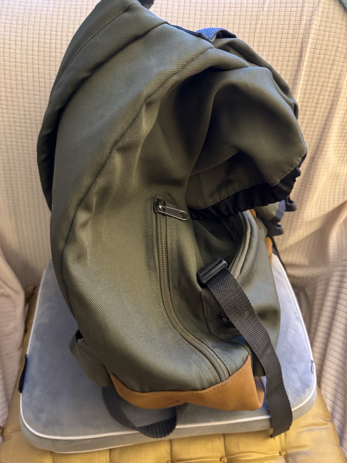 Mossimo Supply Company Wanderer Hiking Backpack Green