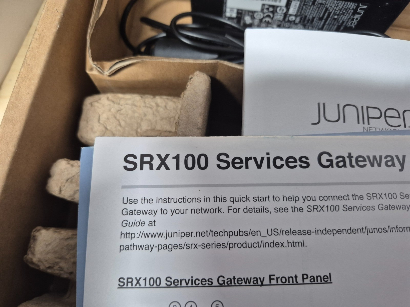 Juniper Networks SRX-100 Services Gateway Firewall SRX100H2 8-Port Open Box