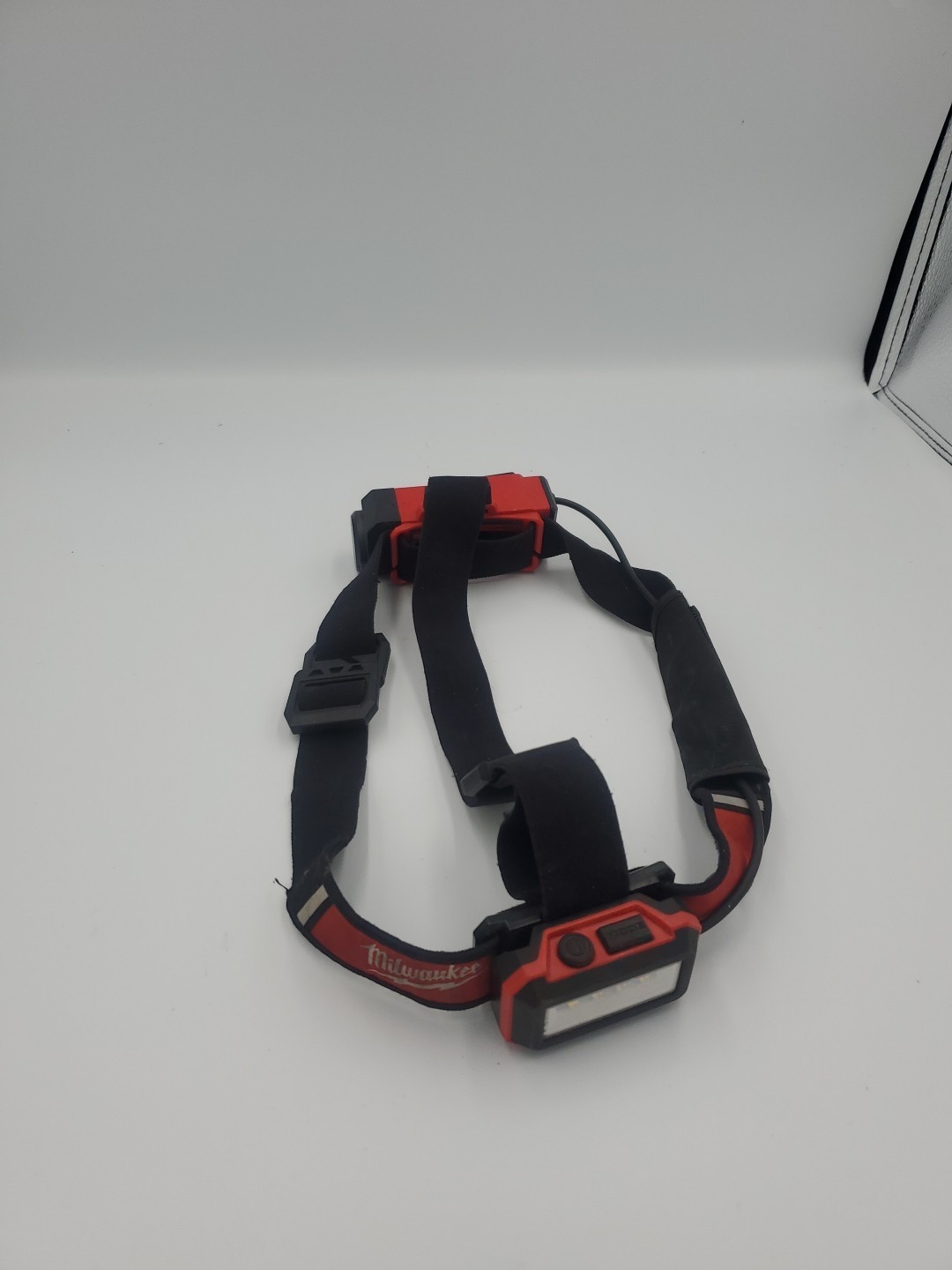 Milwaukee 2115-20 USB Headlamp 600 Lumens Rechargeable Tested Working