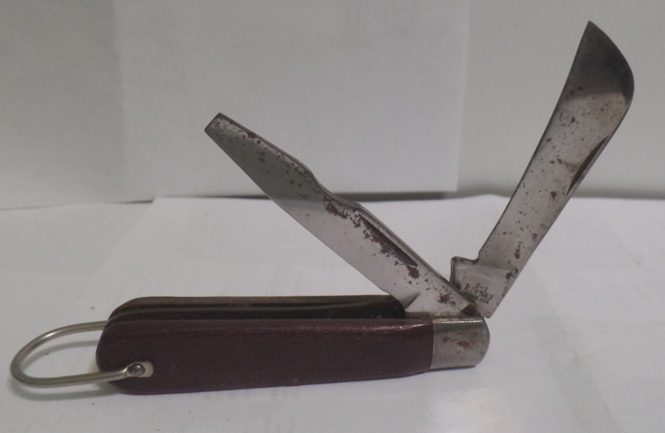 KLEIN TOOLS, Chicago Jack Knife,3" Blade  & 1 Screw Tool & 1 ?-AS IS- GOOD-L@@K