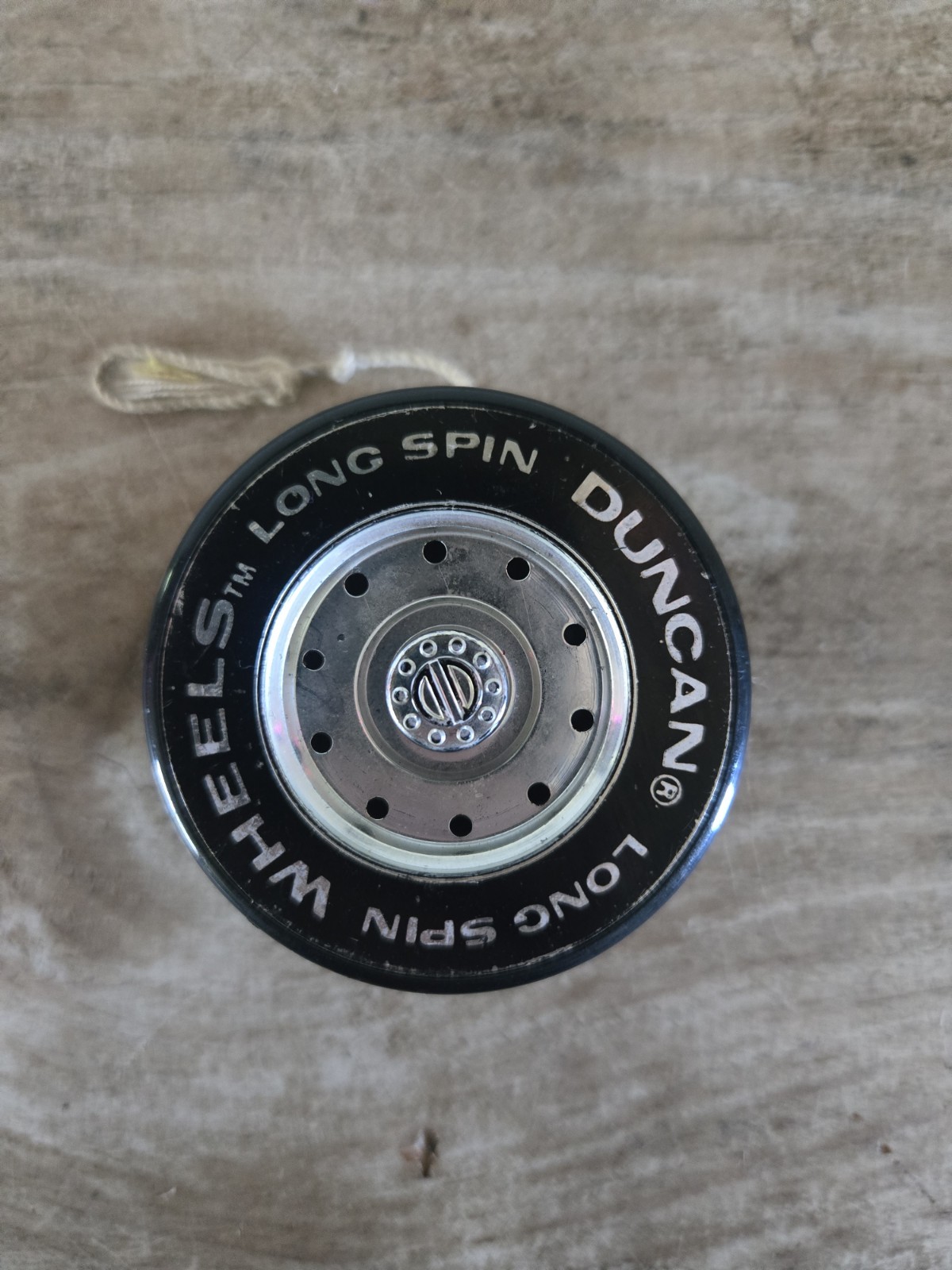 Vintage Duncan Long Spin Yo-Yo – Black Plastic with Metal Cap Classic Retro Toy