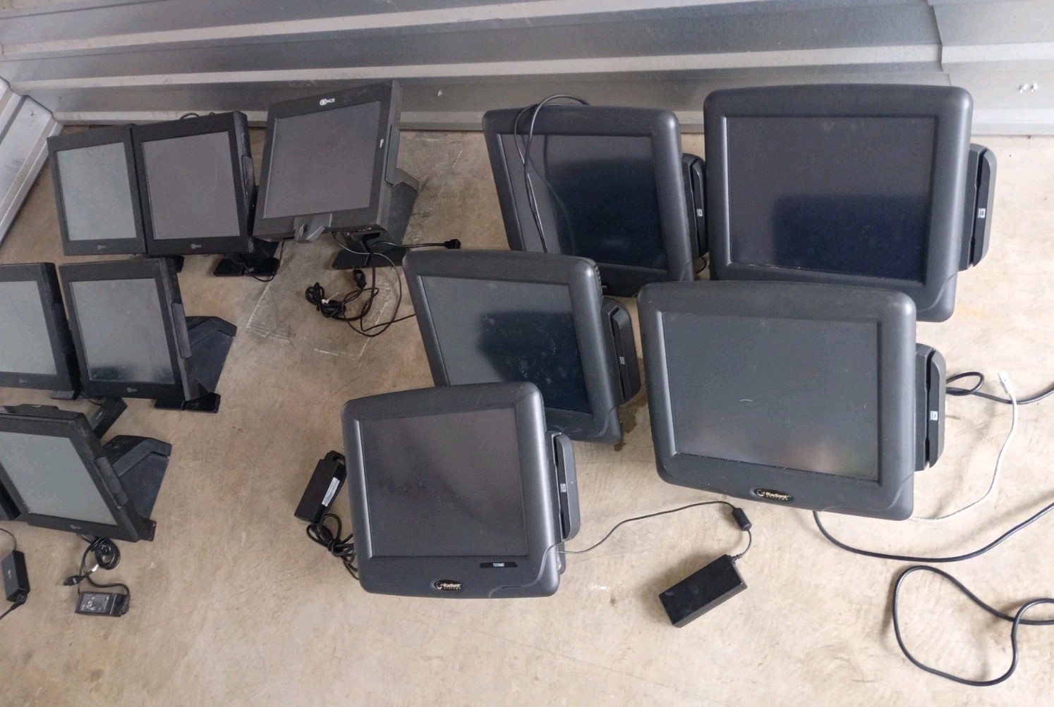 12 Lot NCR 7754/7734 & Radiant Systems POS Touchscreen Boots To Windows As Is
