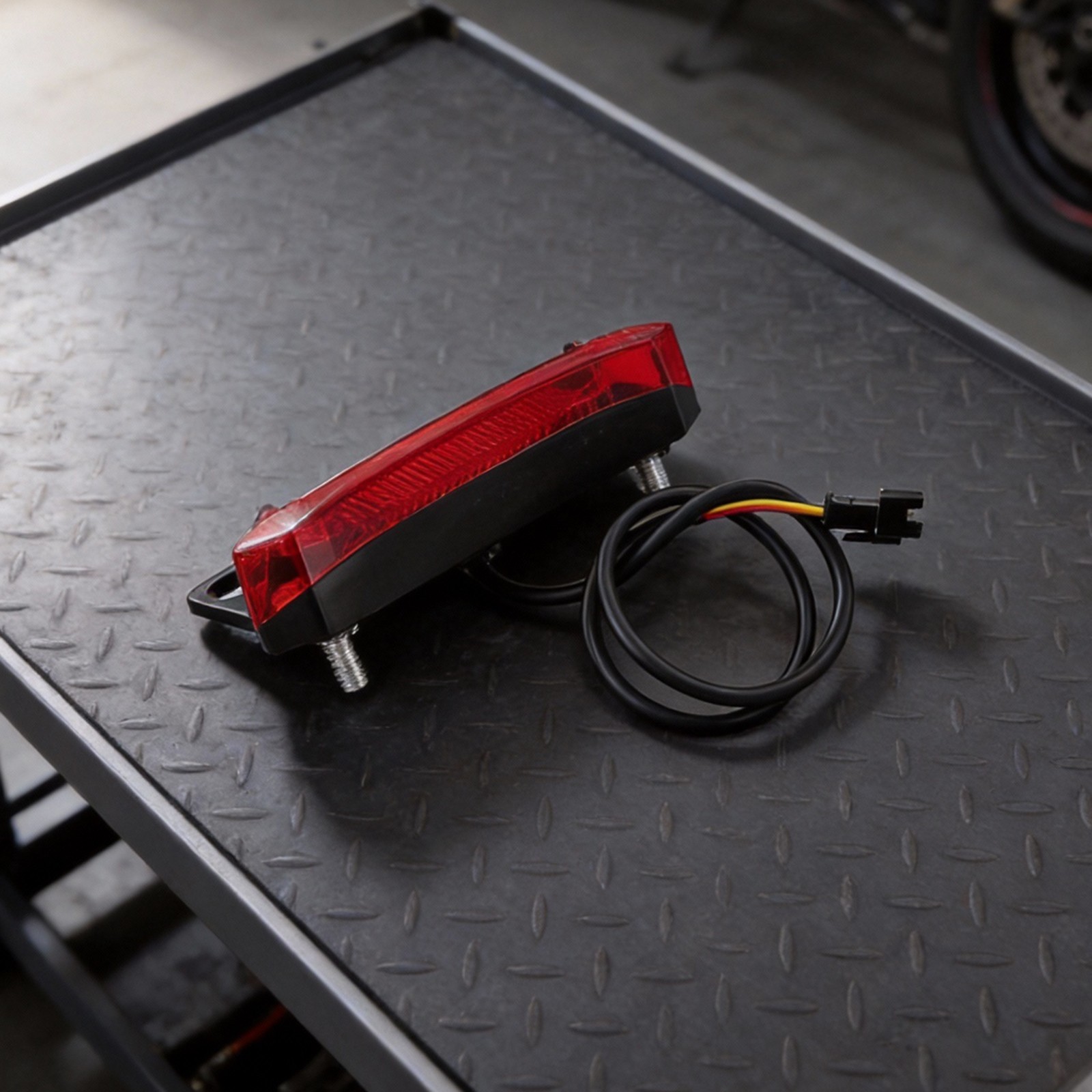 Ebike Rear Light Compact Size Long-lasting Performance Robust Materials