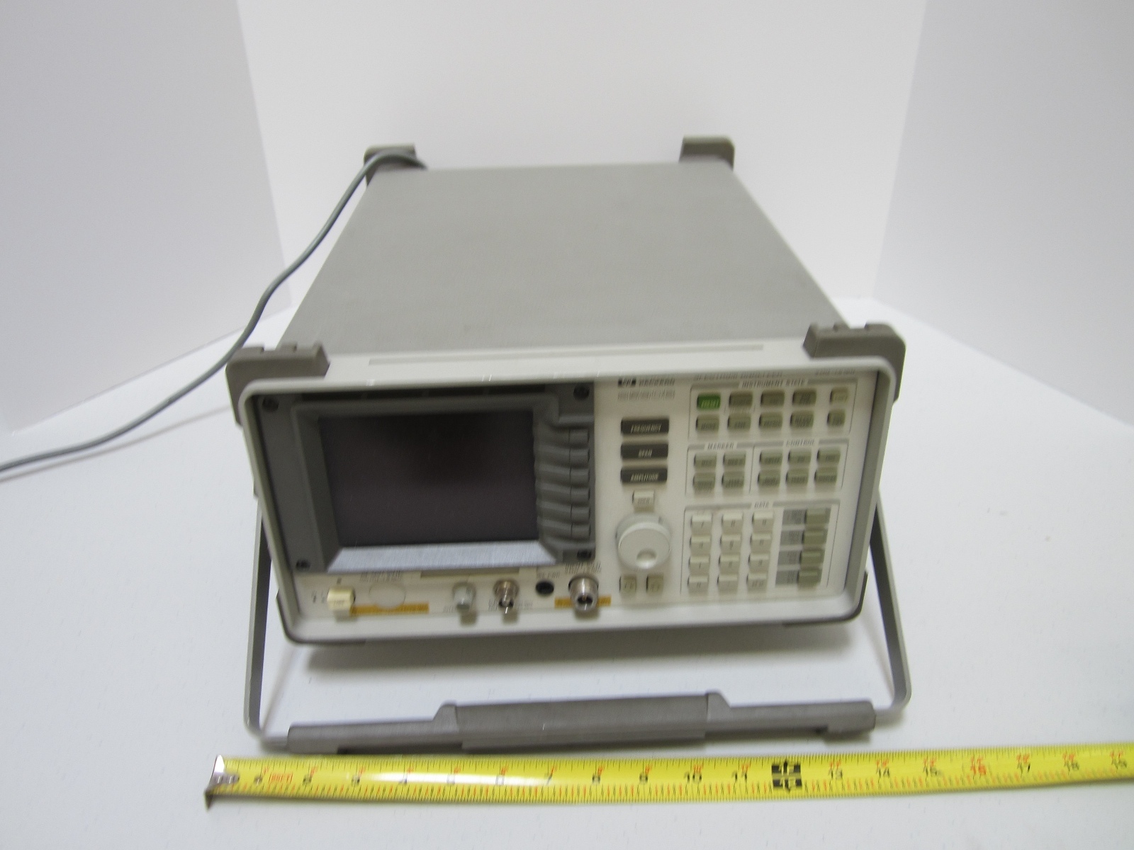 HP  8590B SPECTRUM RF ANALYZER FREQUENCY 1.8 GHz HEWLETT PACKARD AS IS BIN#TA-2