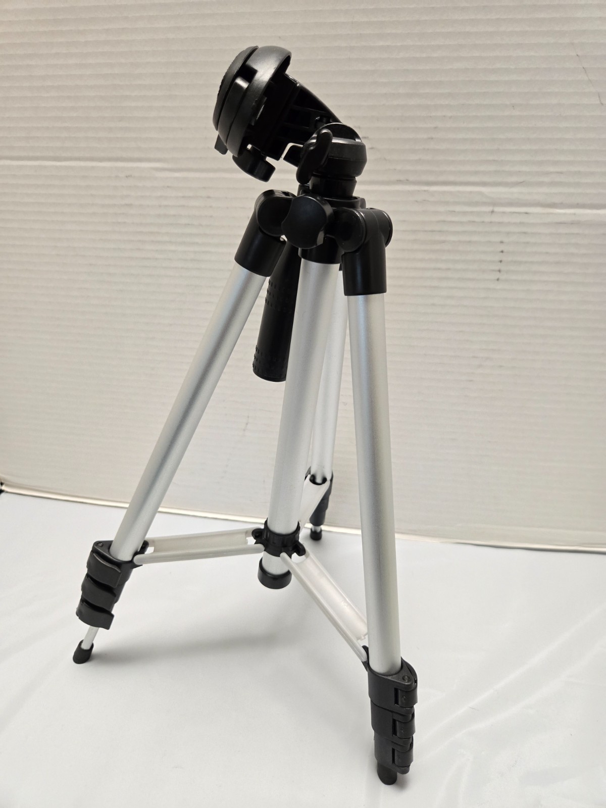 DigiPod Light Weight Tripod - STX-TR140